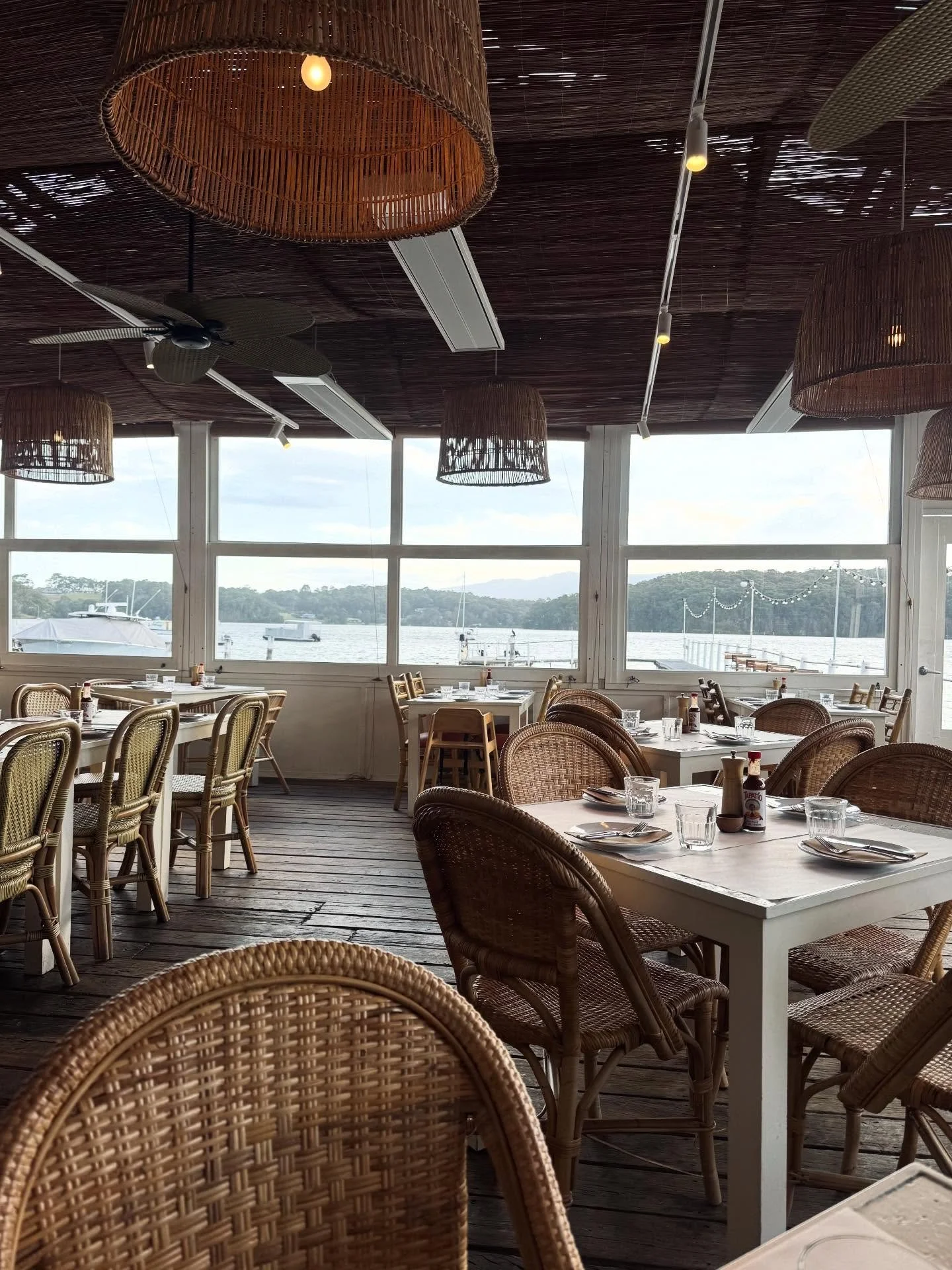 Waiting for our 🦪🦐🍸 @quarterdeck_narooma