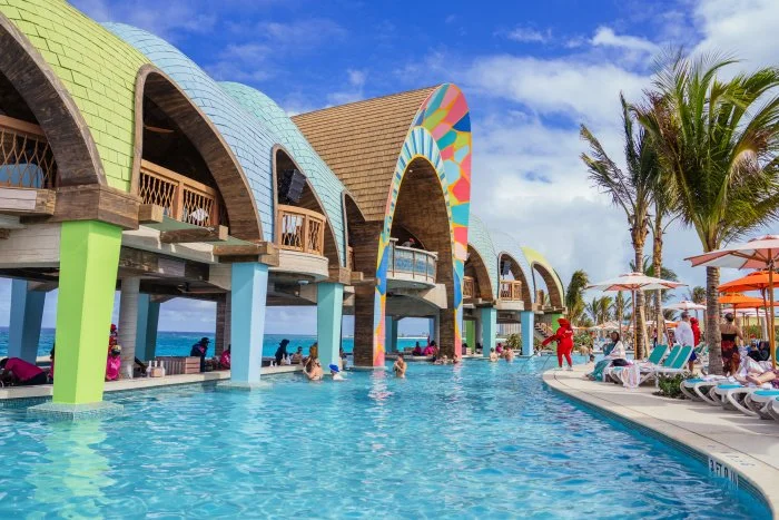 Royal Beach Club Nassau Review (2026): Pricing, Alcohol Packages &amp; Is It Worth It?