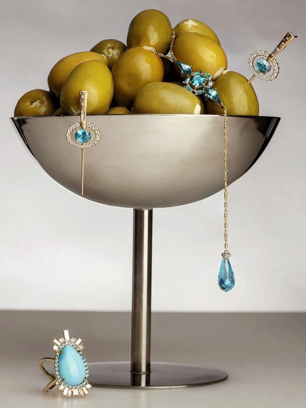 Holiday cocktail hour @meredithyoungfinejewelry x @shopmarissacollections