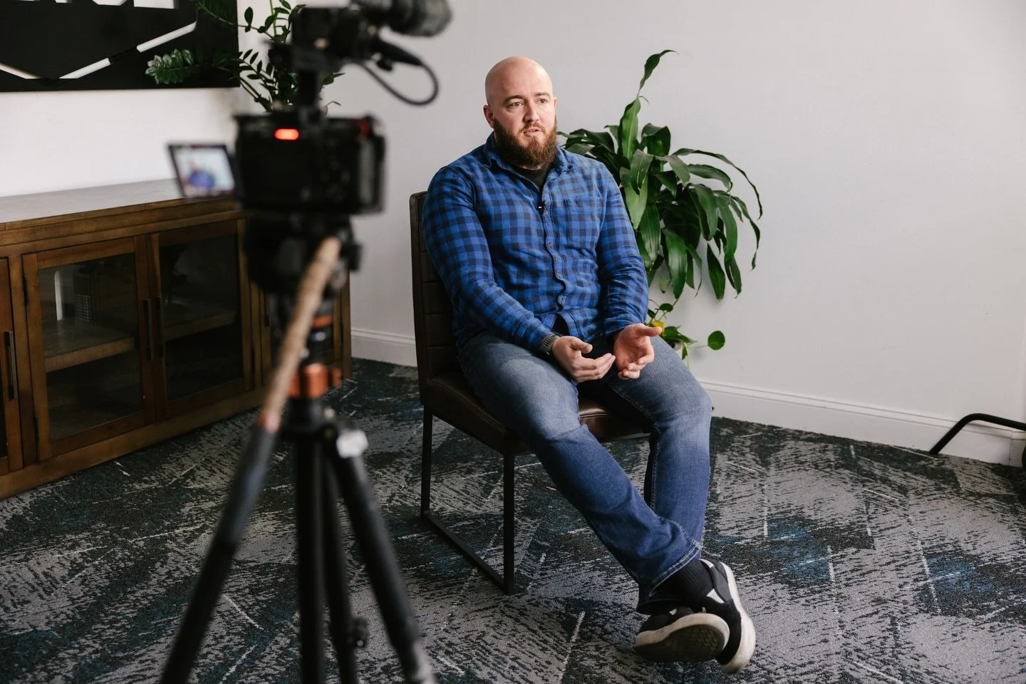 From concept to final cut, we help local businesses tell stories that move people and drive results.
&bull;
&bull;
&bull;
#cinematography #videography #mediaproduction #videoproduction #filmproduction #filmstudio #productionhouse #mediahouse #virgini