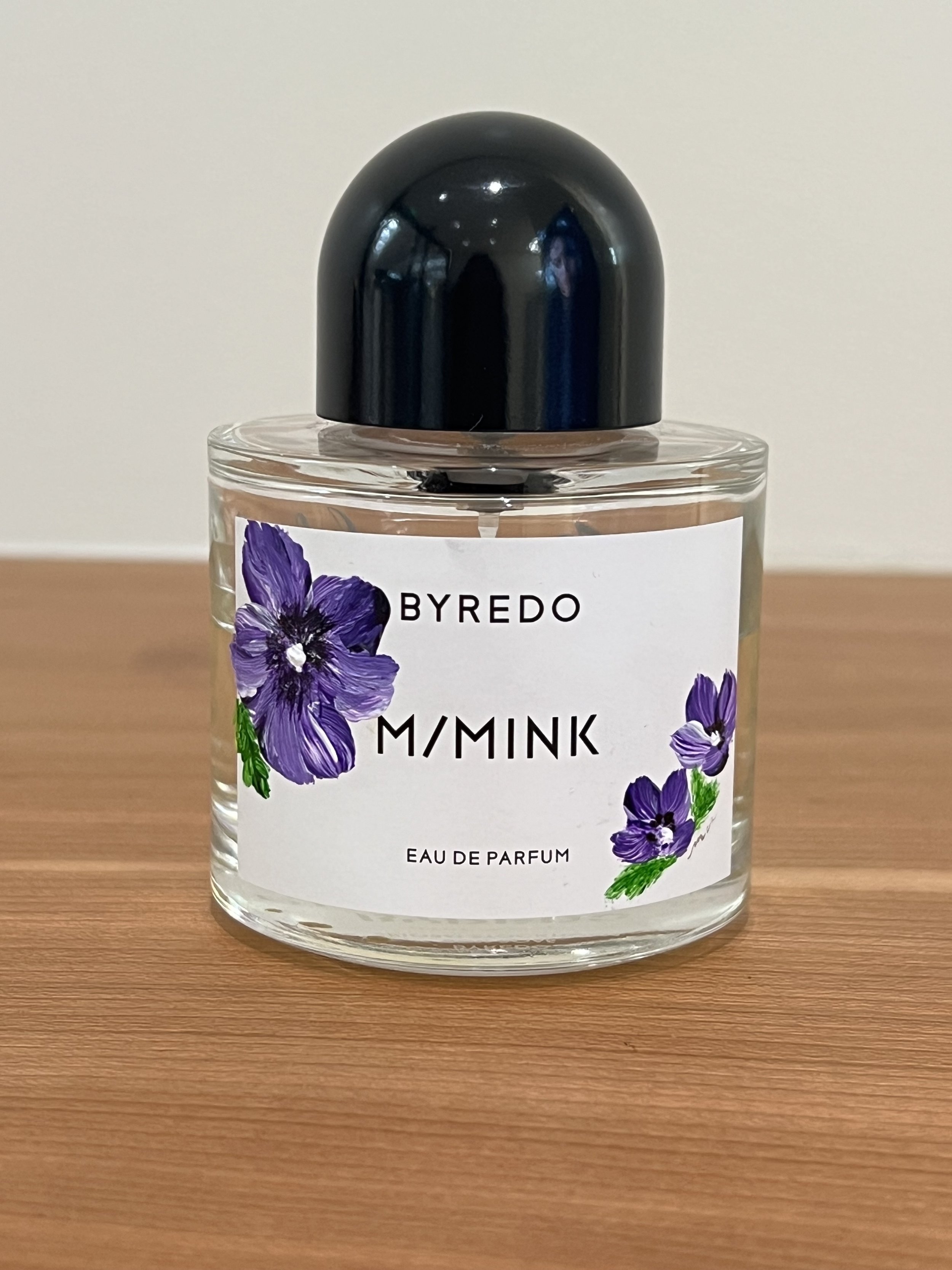 personalized painted bottle featuring custom artwork for wedding and event gifts.