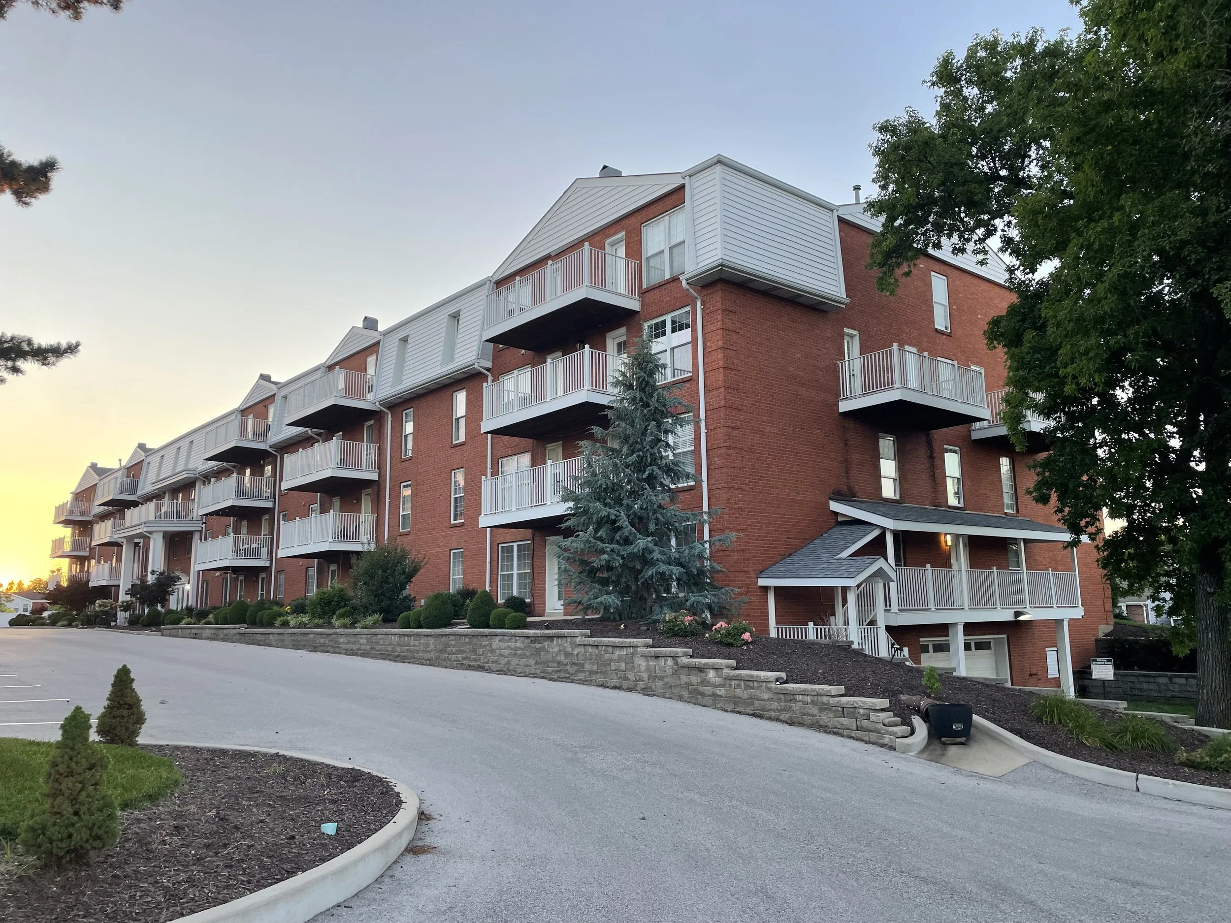 Carefree Living in West County: Inside 14443 Bantry Ln, Apt 3