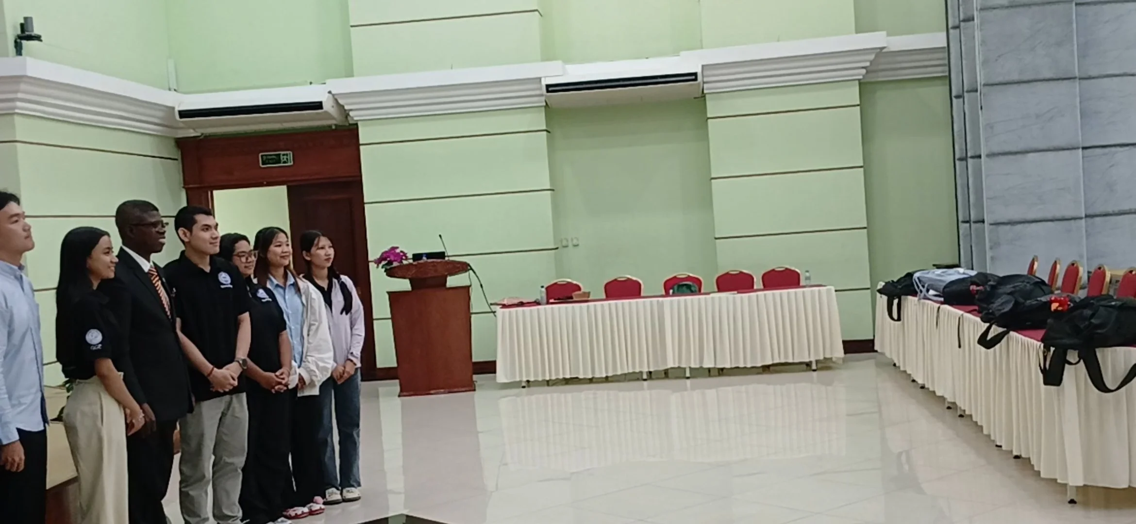 Screenshot_20251027_221931_Video Player.jpg