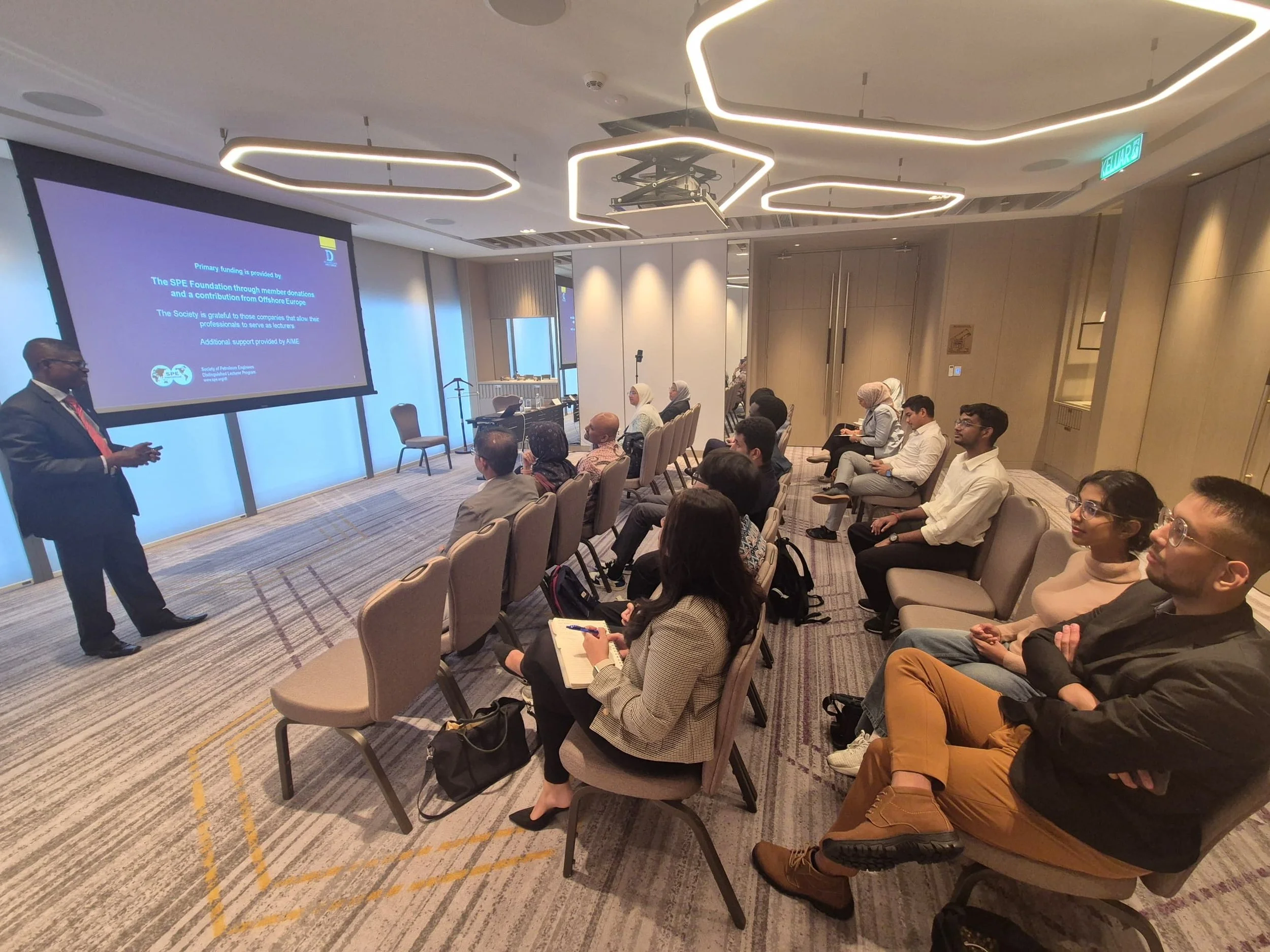 WhatsApp Image 2025-12-10 at 15.25.00.jpeg