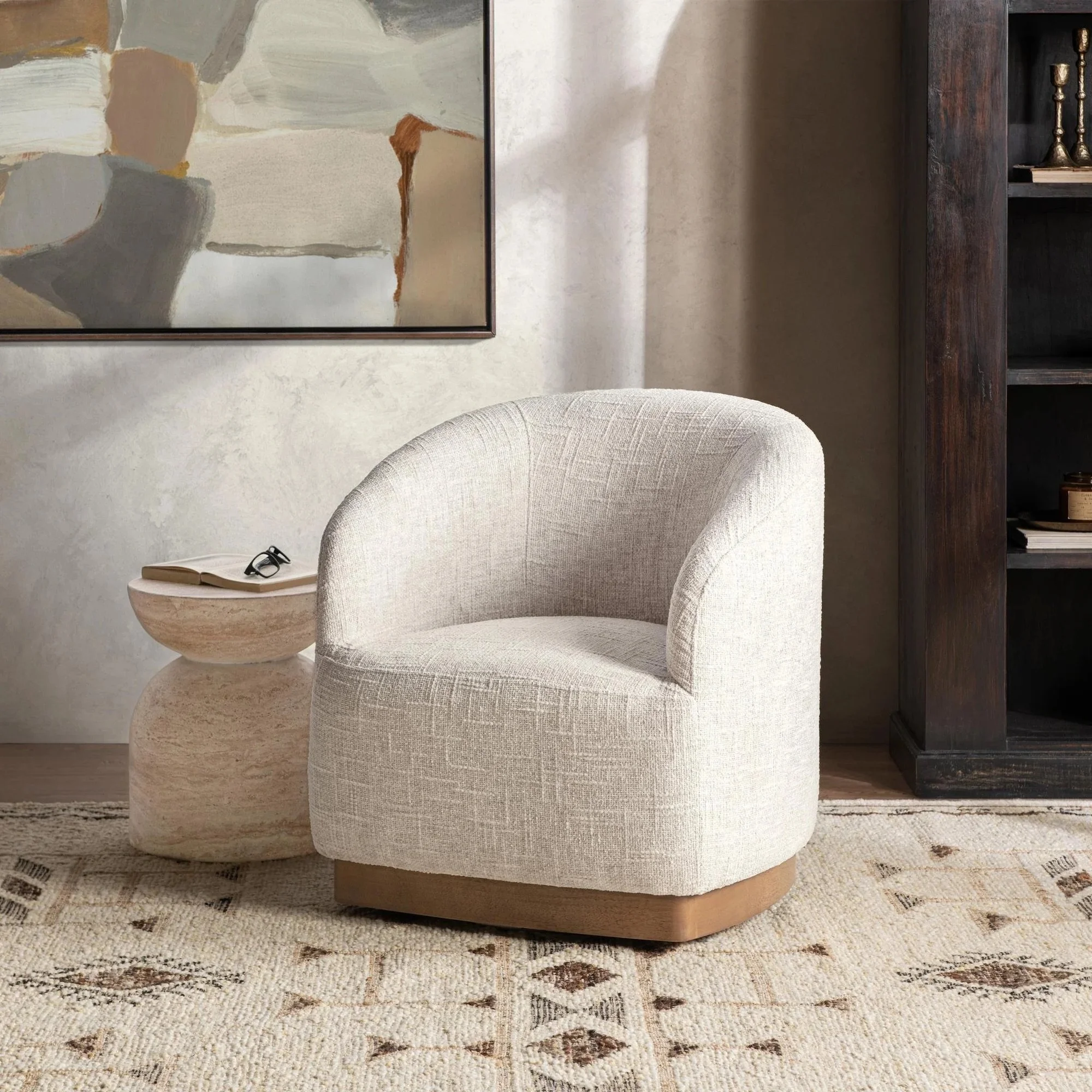 Diya Swivel Chair