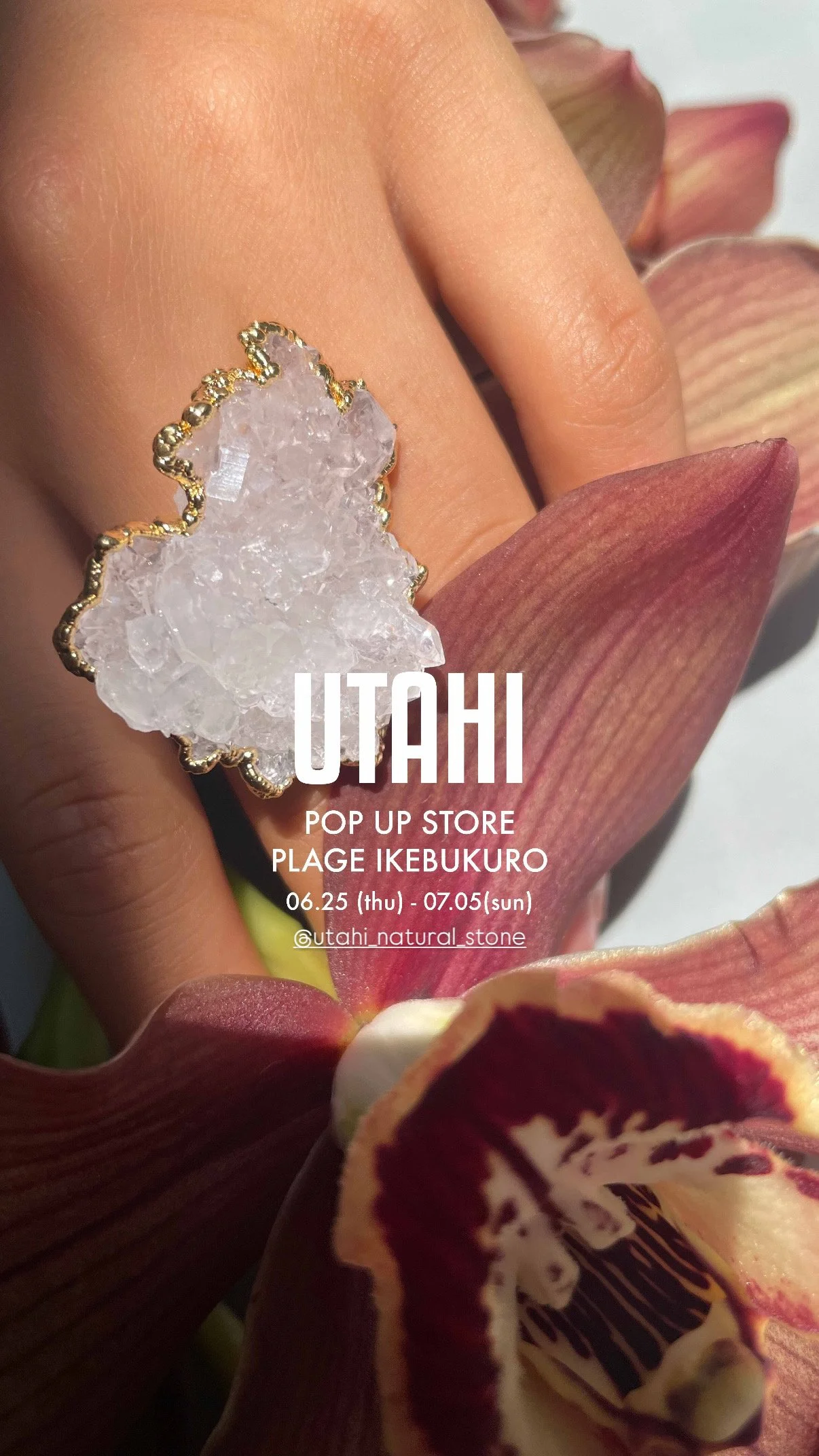 UTAHIの原石ジュエリーとランの花