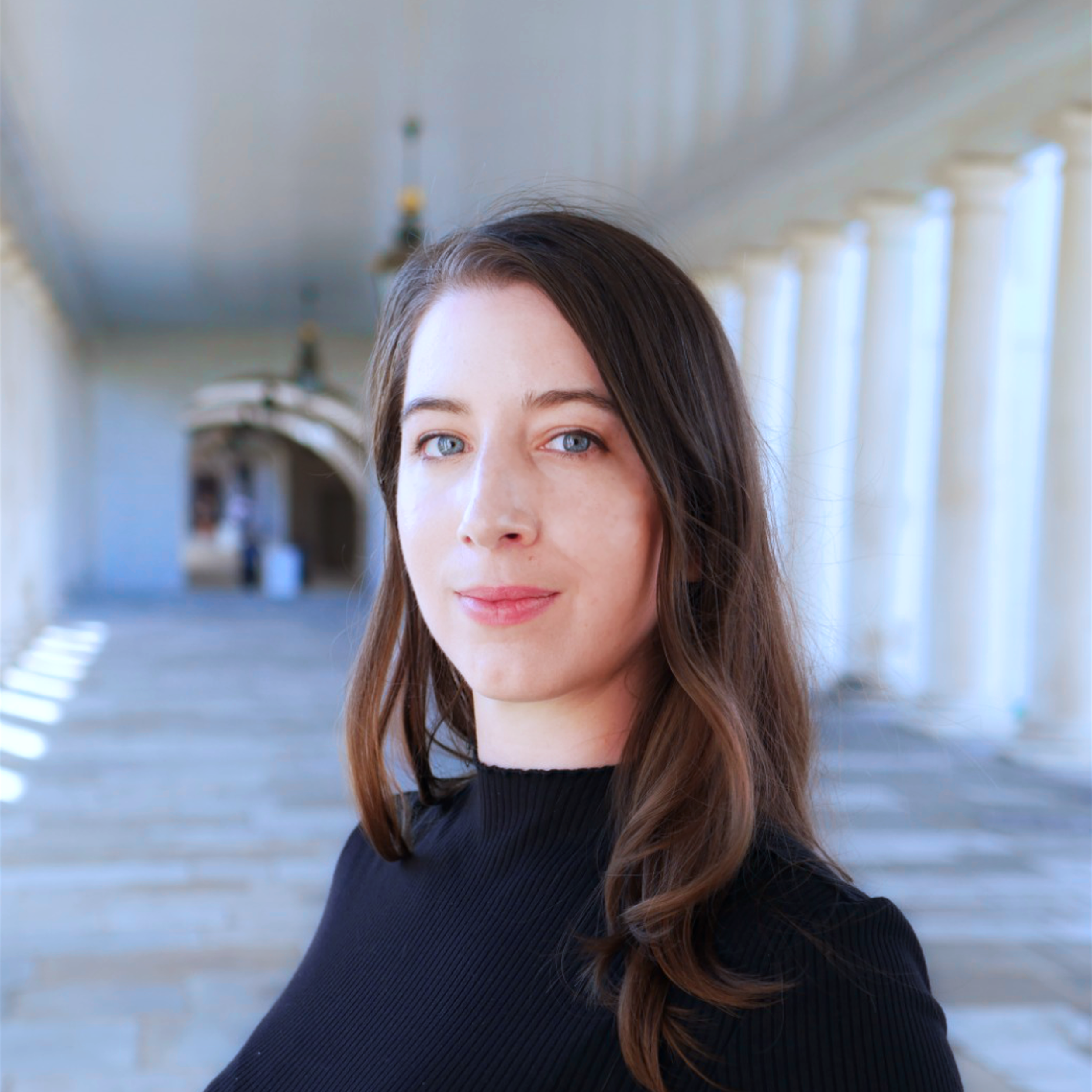 Alexina Phlox, illustrator head-shot