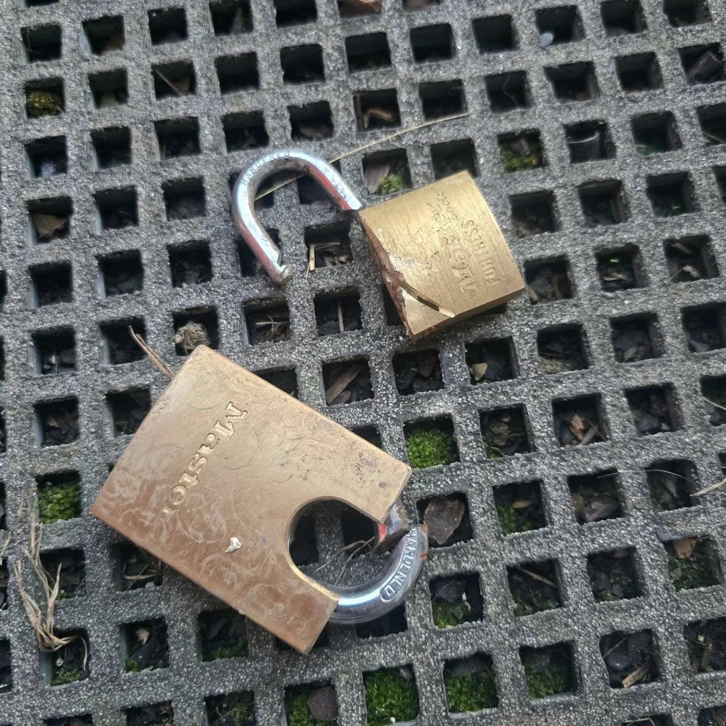 Back at it again... 
In the early hours of this morning, we had yet another break in.. Just what you want to come back to after a long weekend!
This time they came through with a grinder and a plan.
Really struggling to see what the point is of takin