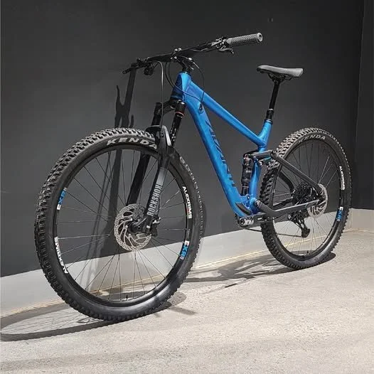 Avanti Hammer S1 Blue dif.jpg