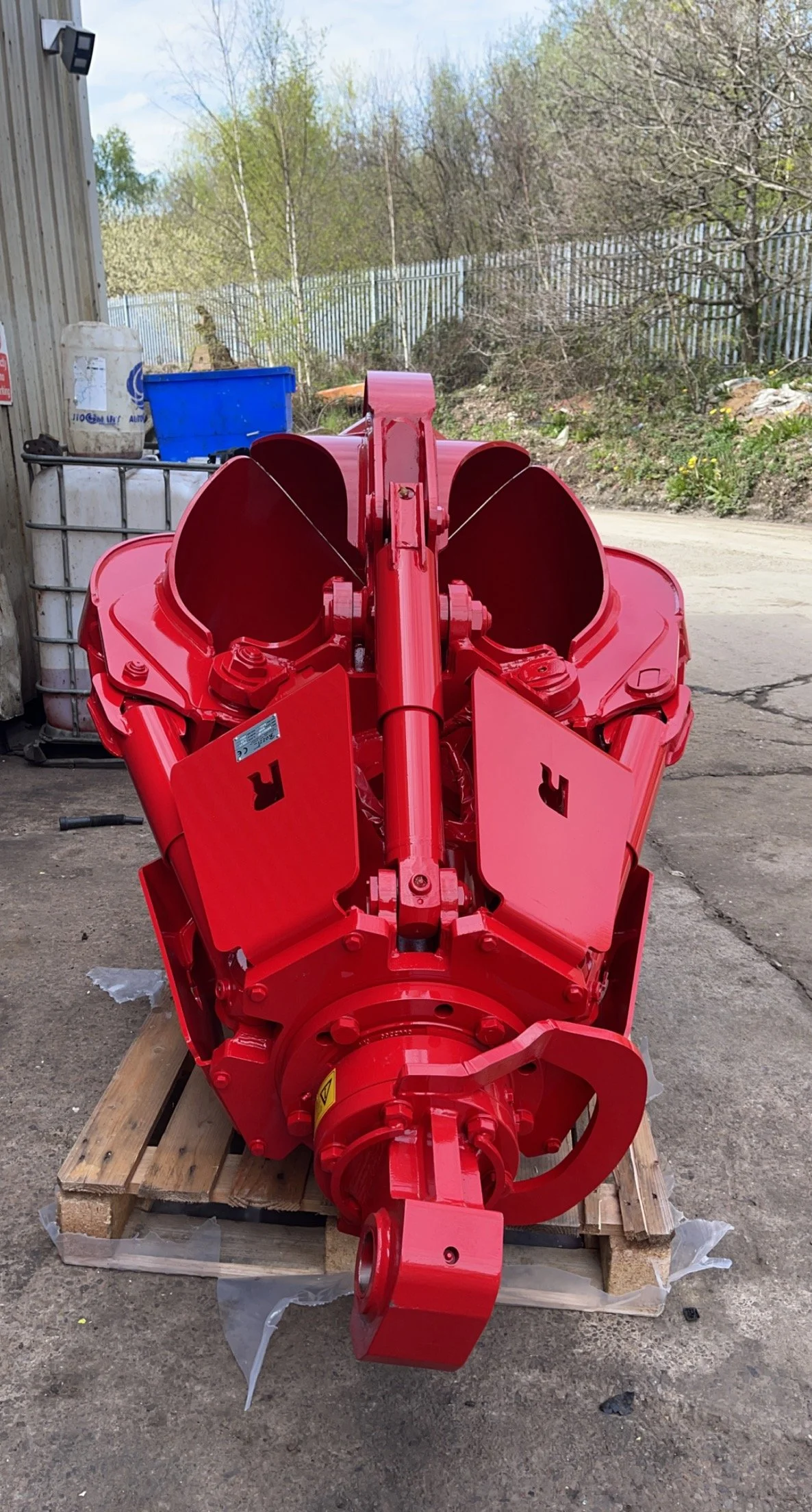 RVG550A5P - Rozzi 5 tine grab with semi enclosed tines. 