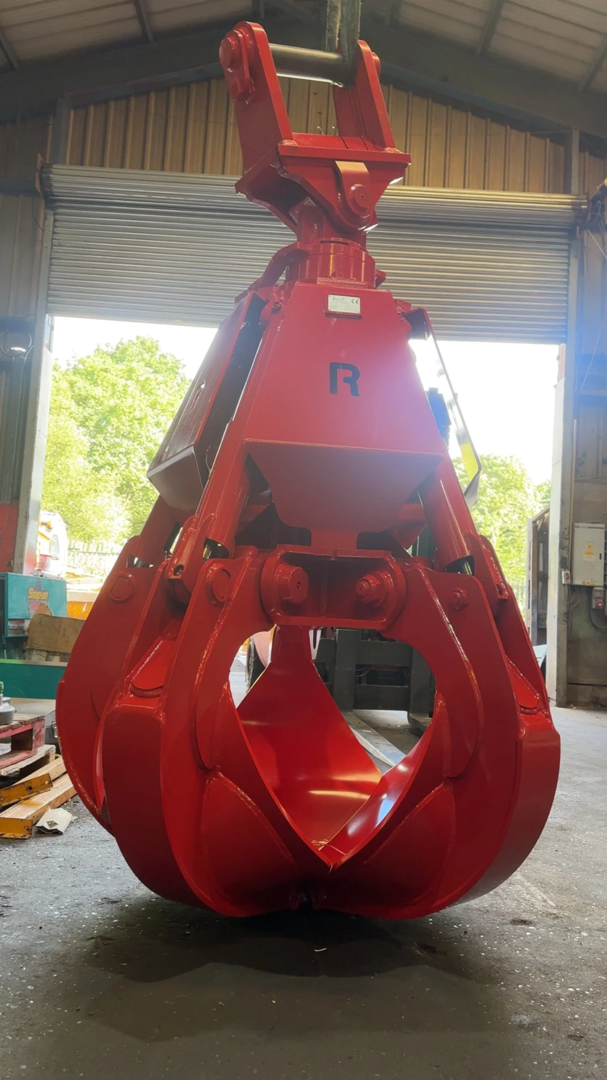 RVG600A5P Rozzi Orange peel Scrap Grab with semi enclosed tines for sorting scrap