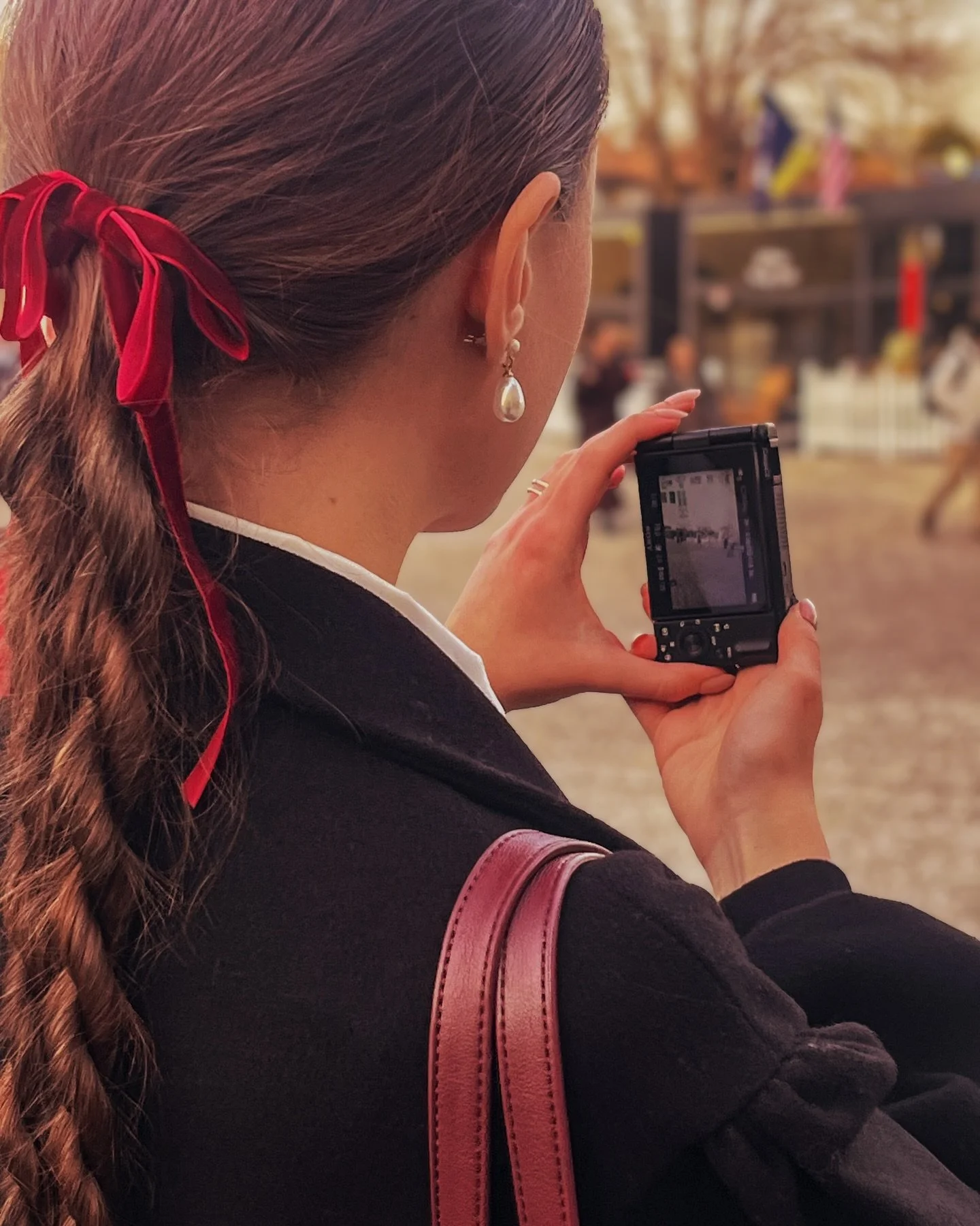 Movement. This is the theme of Pitti Uomo 109.

A concept that feels especially real after being part of the Pitti Immagine communication team as an official social media content creator.

During the fair, I worked as a photographer  and editor acros