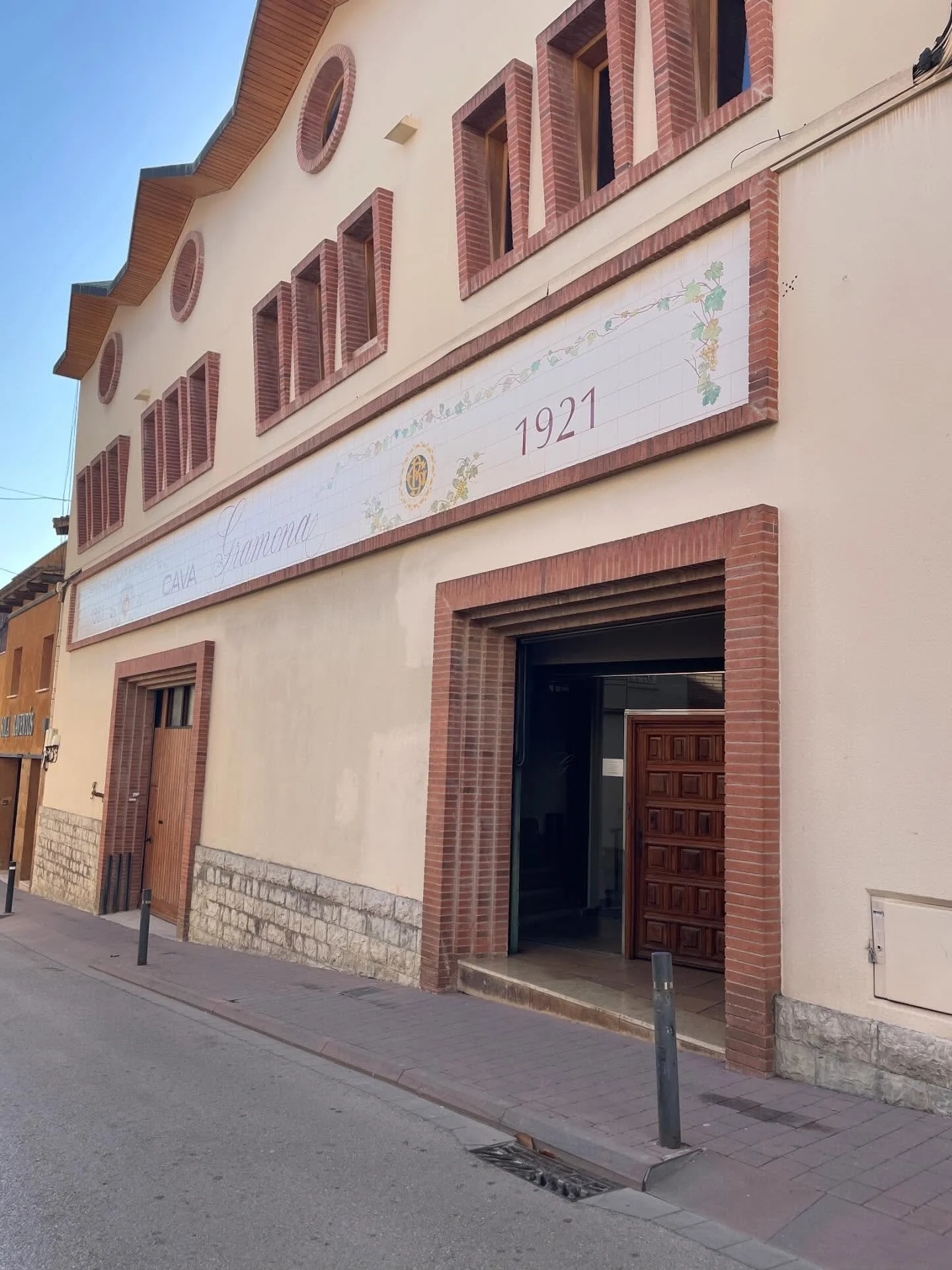 Dos dies d&rsquo;immersi&oacute; a @corpinnatsw amb els amics de @gramona1881 @recaredo1924 i @huguetdecanfeixes Moltes i moltes gr&agrave;cies per obrir-nos les portes de casa vostra i ser tant i tant generosos. 

Dos d&iacute;as de inmersi&oacute;n