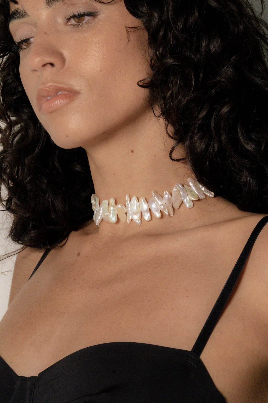 sarah-fekir-pearl-wedding-necklace.jpg