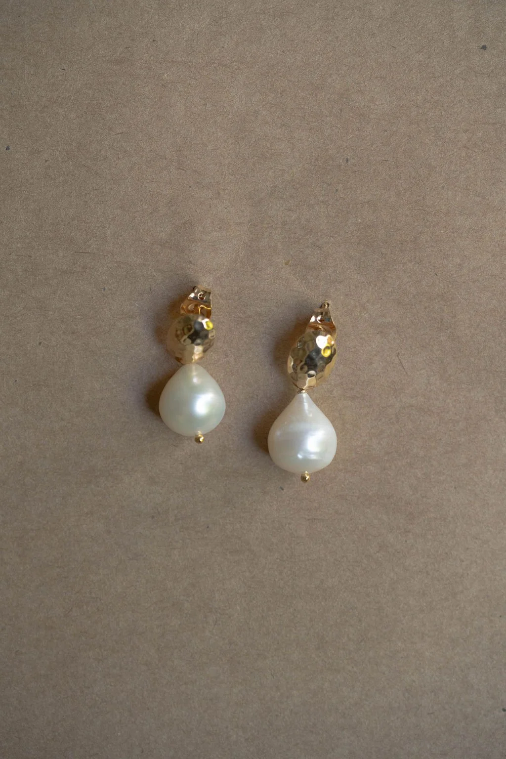 sarah-fekir-bridal-pearl-earrings-grace.jpg