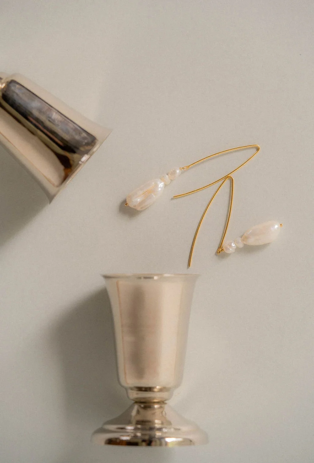 sarah-fekir-bridal-pearl-earrings.jpg