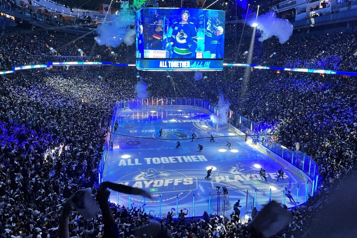 canucks-in-blue.jpg