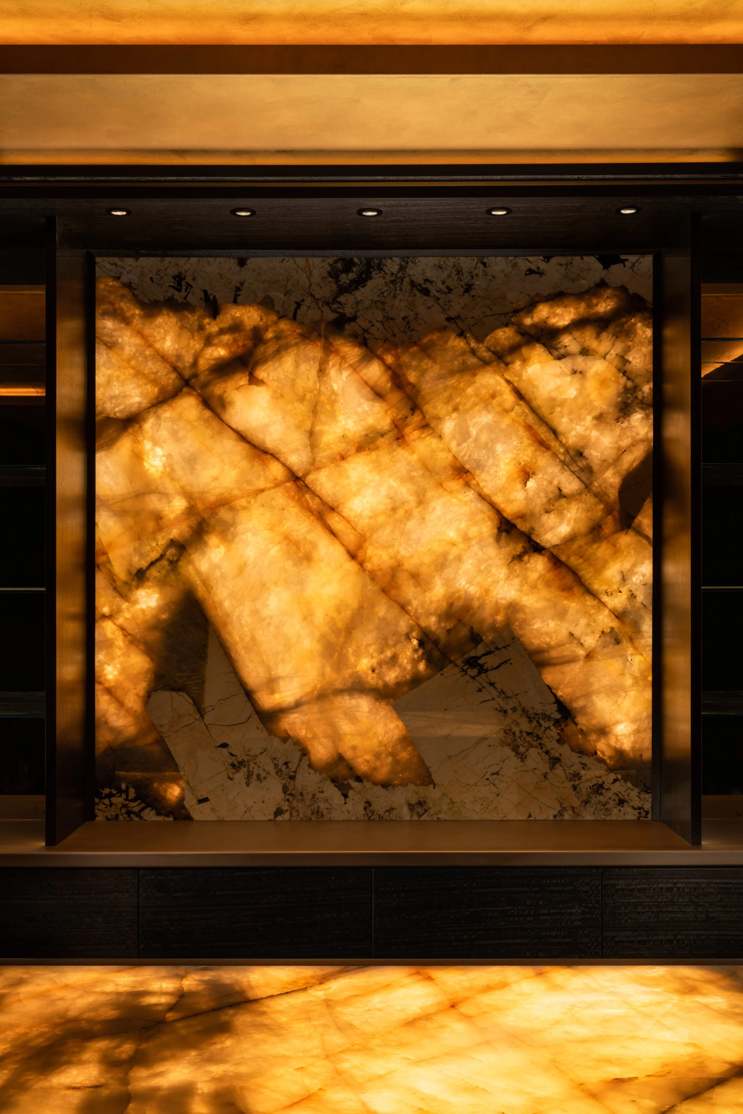 MND_Lux_Bar_03.jpg