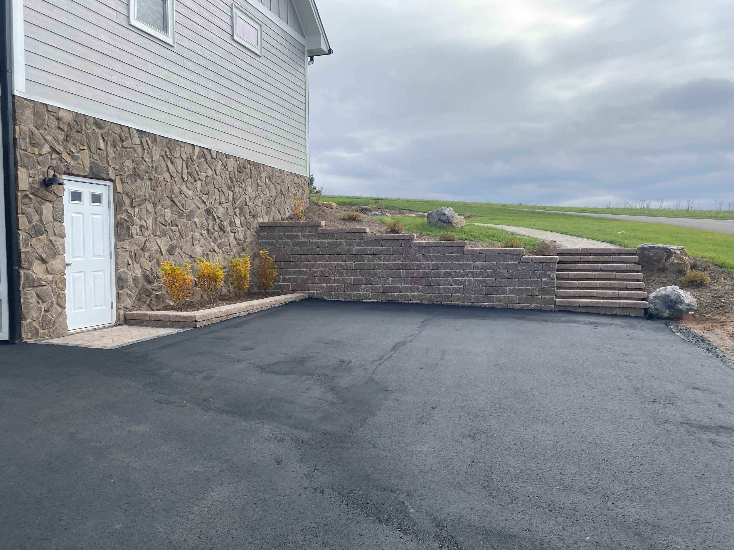 Retaining wall with steps - Timber Creek Landscaping NC