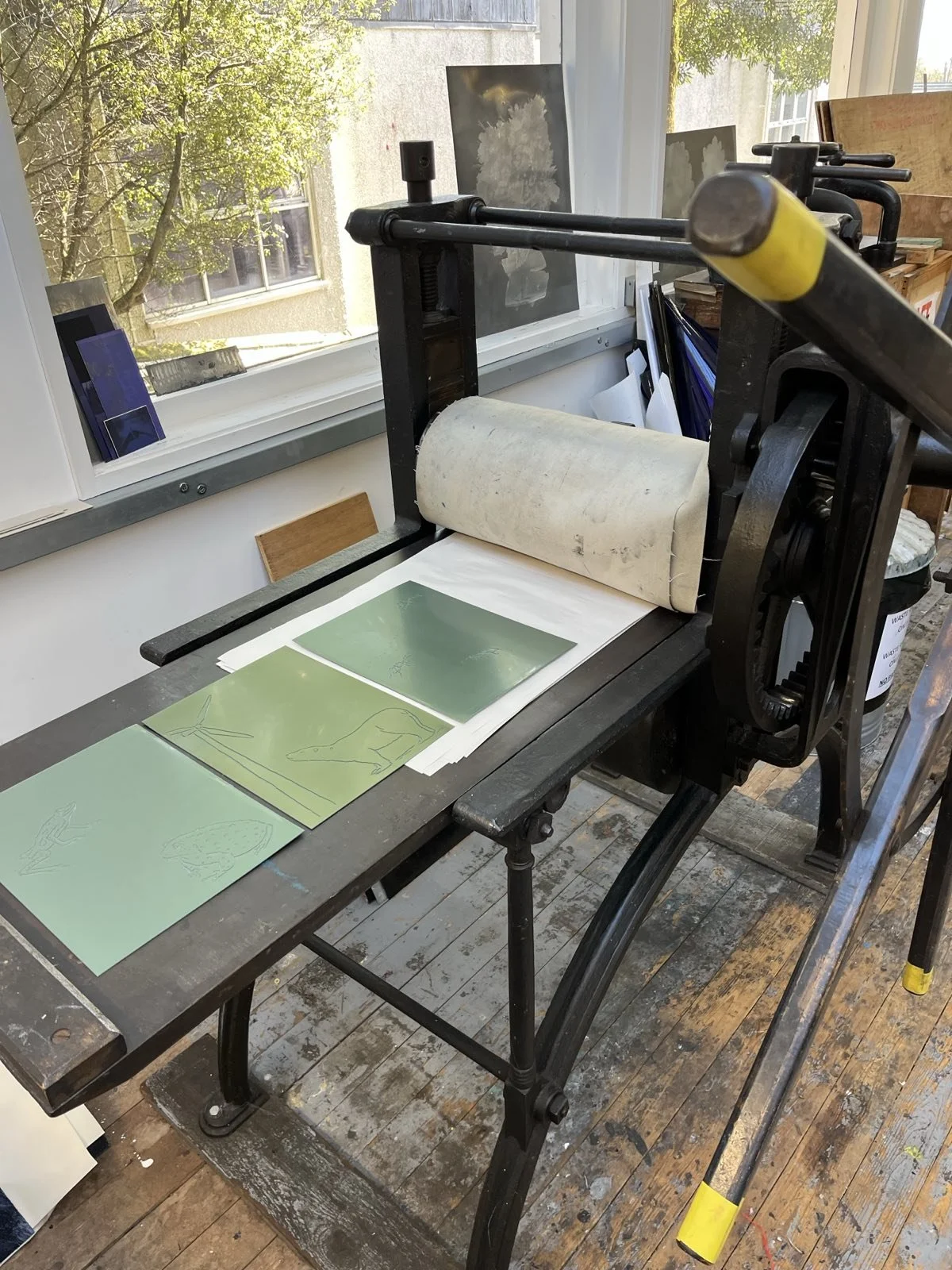 starwheel press with embossing plates