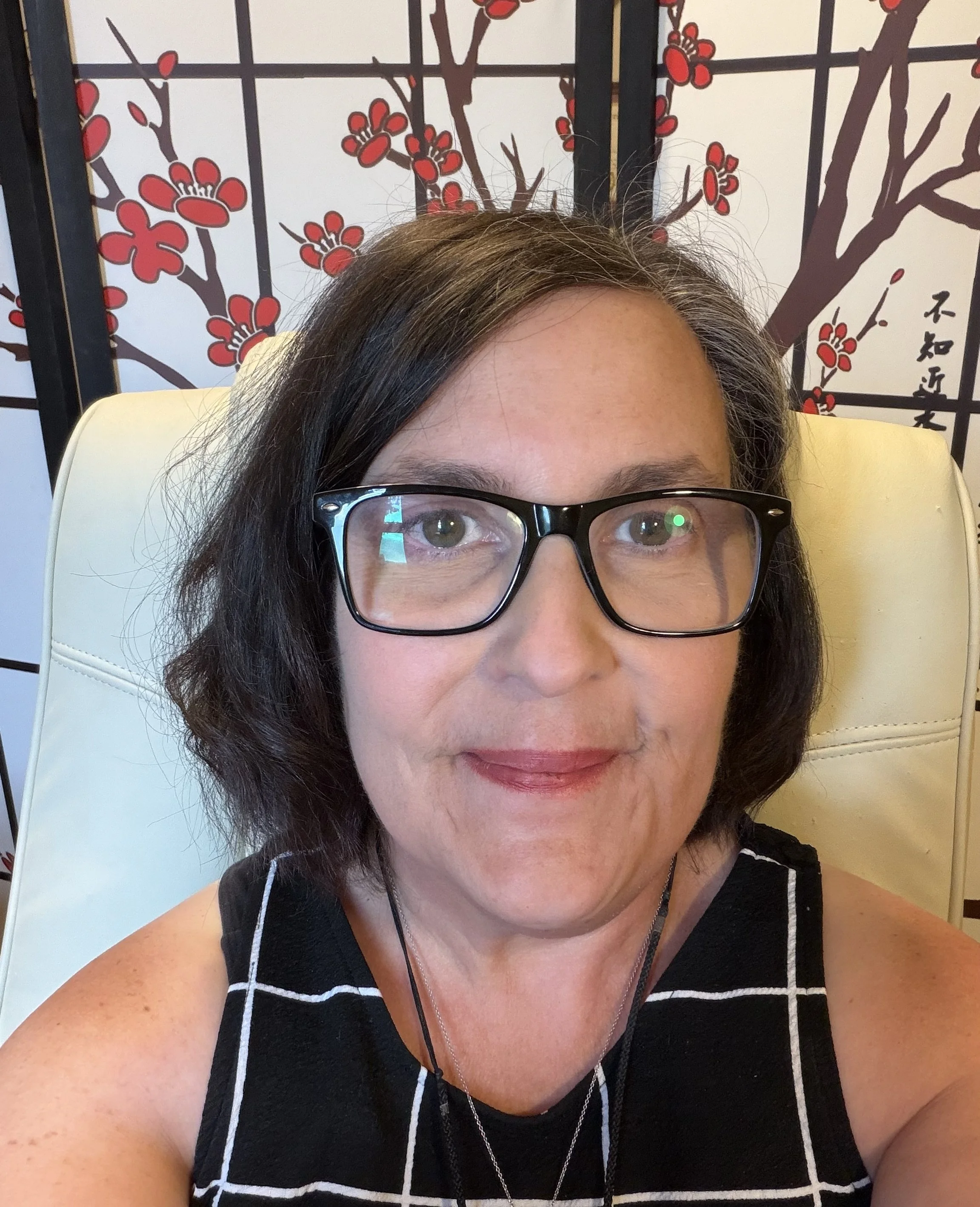 Lynne Penn-Leon, LCSW – Trauma Therapist, Life Coach, Business Consultant, Assessor, and Executive Clinical Director at Pivots Potential.