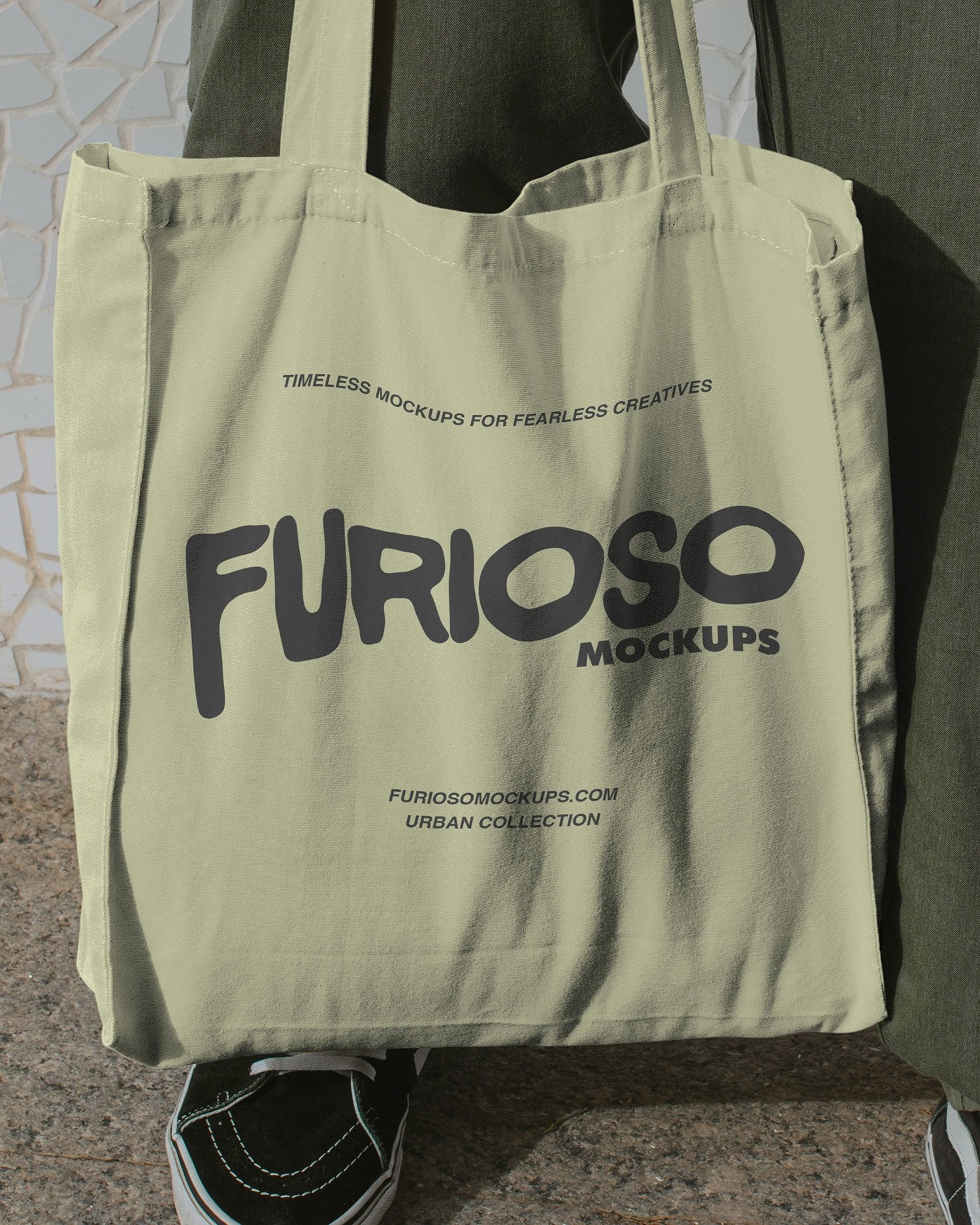 Tote Bag Mockup 02UC_3.jpg