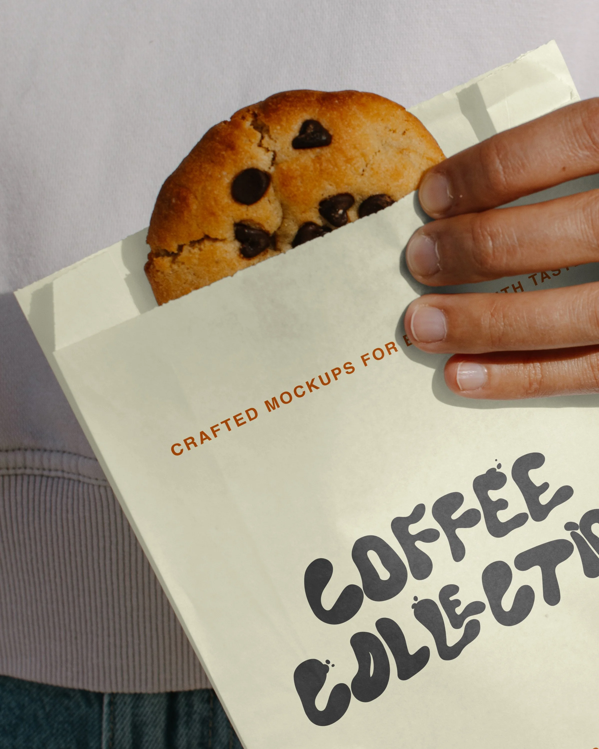 Paper Bag Mockup 01CC_3.jpg