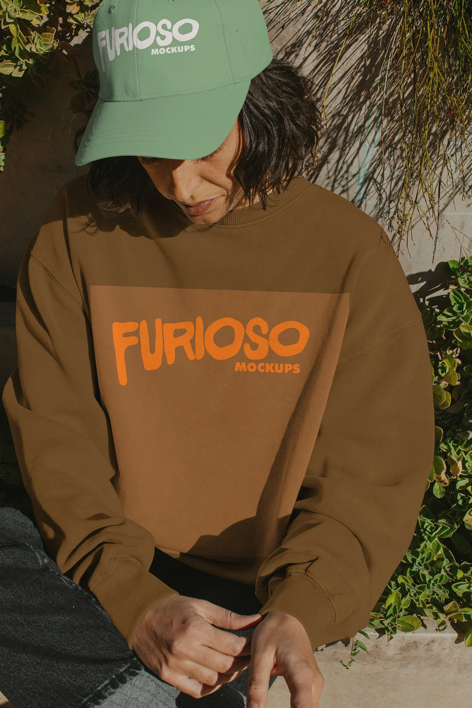 Sweatshirt Mockup 03UC_2.jpg