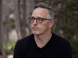 Episode 104 - From Arctic Lawyer to Debut Novelist: Malcolm Kempt on Writing A Gift Before Dying