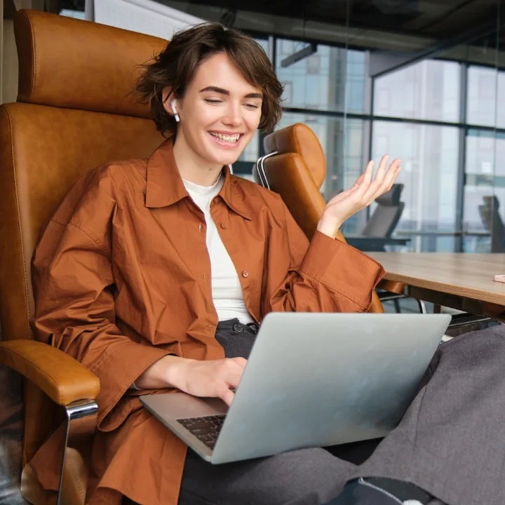Remote professional collaborating online as part of a smarter global team that supports US employees.