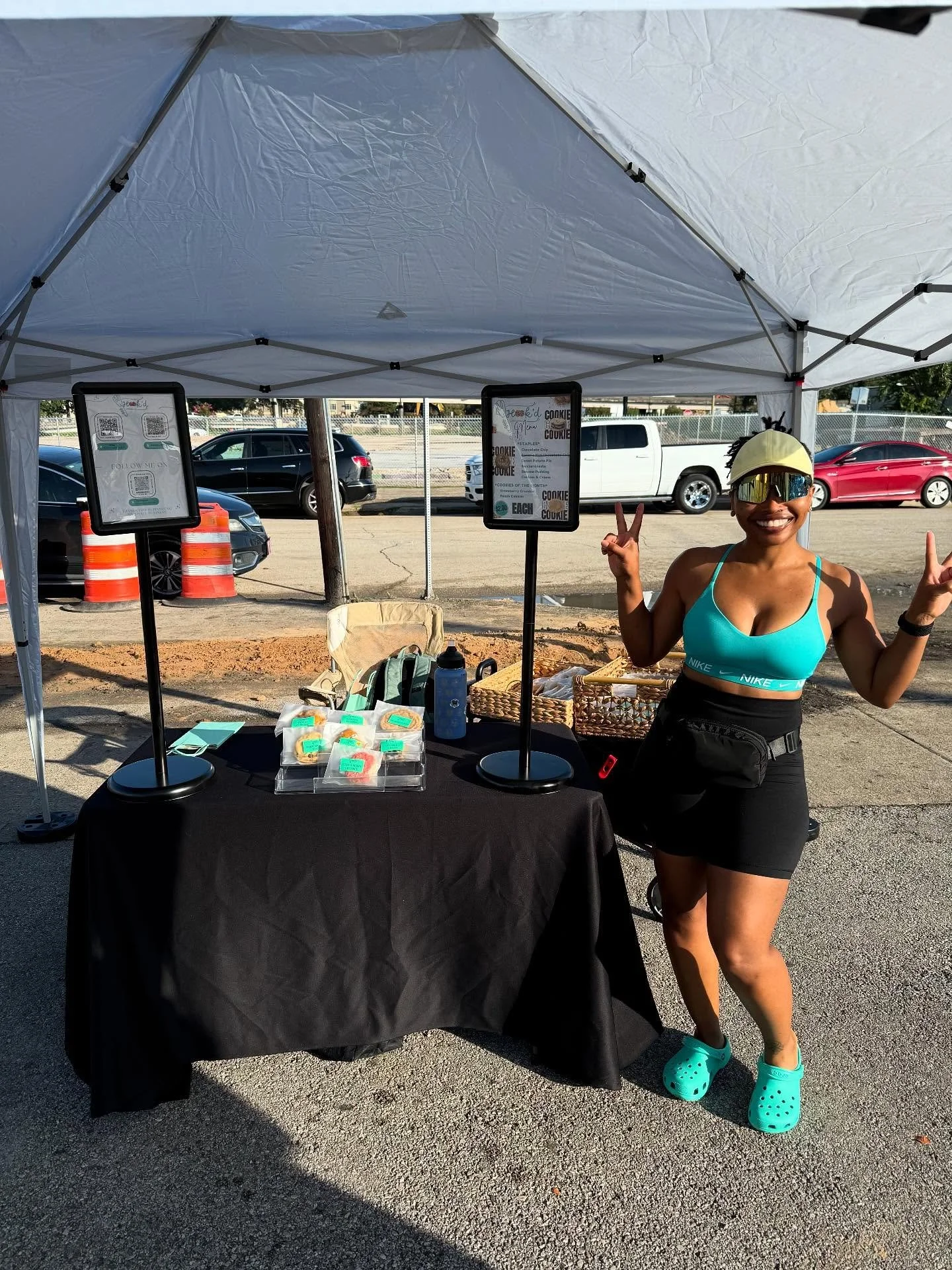 Dear Small Business Owner,
KEEP GOING!

🥲 This week was a true struggle but God truly showed out. @whatevr_lola_wants told me there was a vendor spot open, so of course I said YES. I knew I wanted to try some new flavors so I used this opportunity t