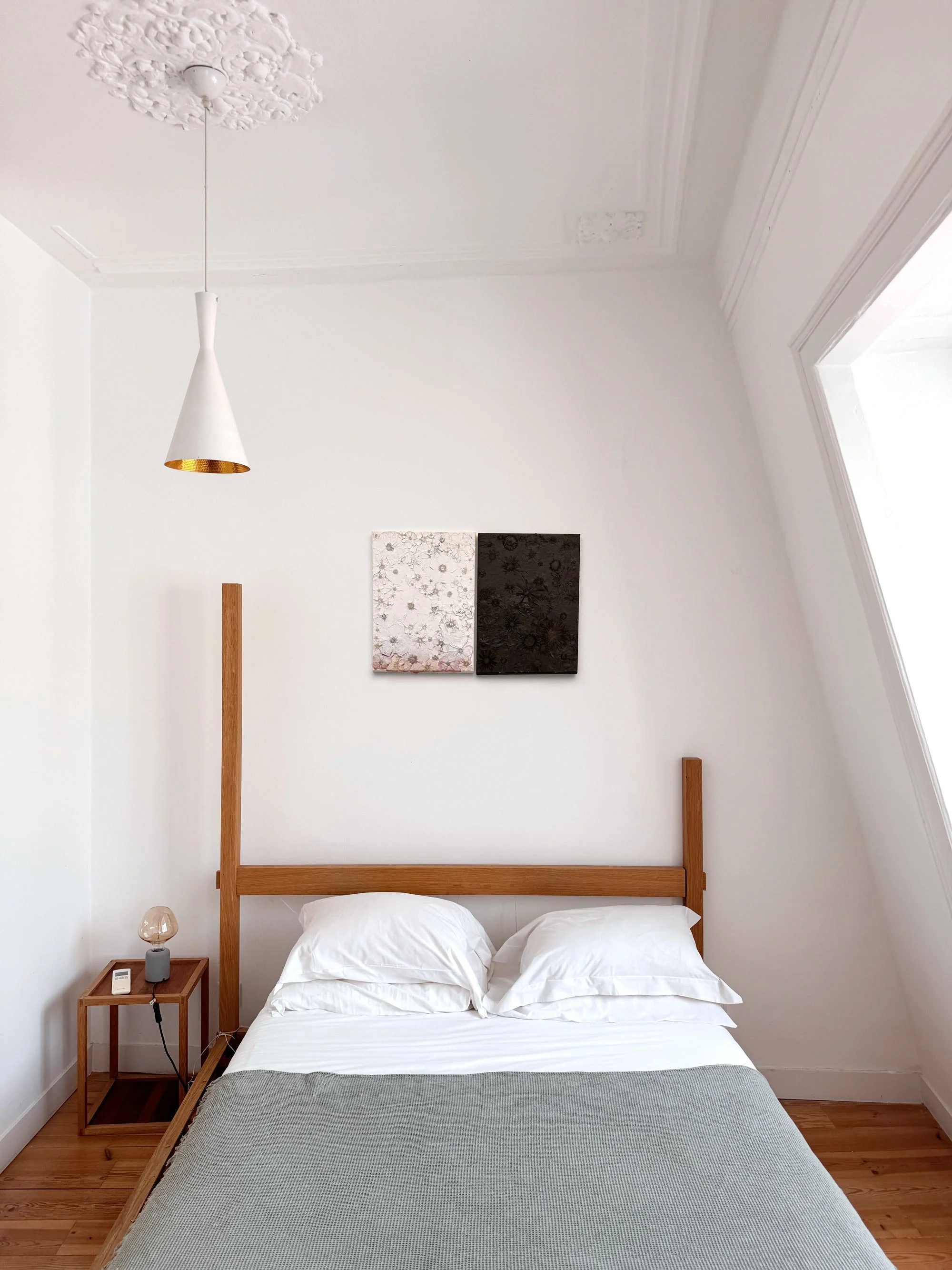 Lisbon-bedroom-black-white.jpg