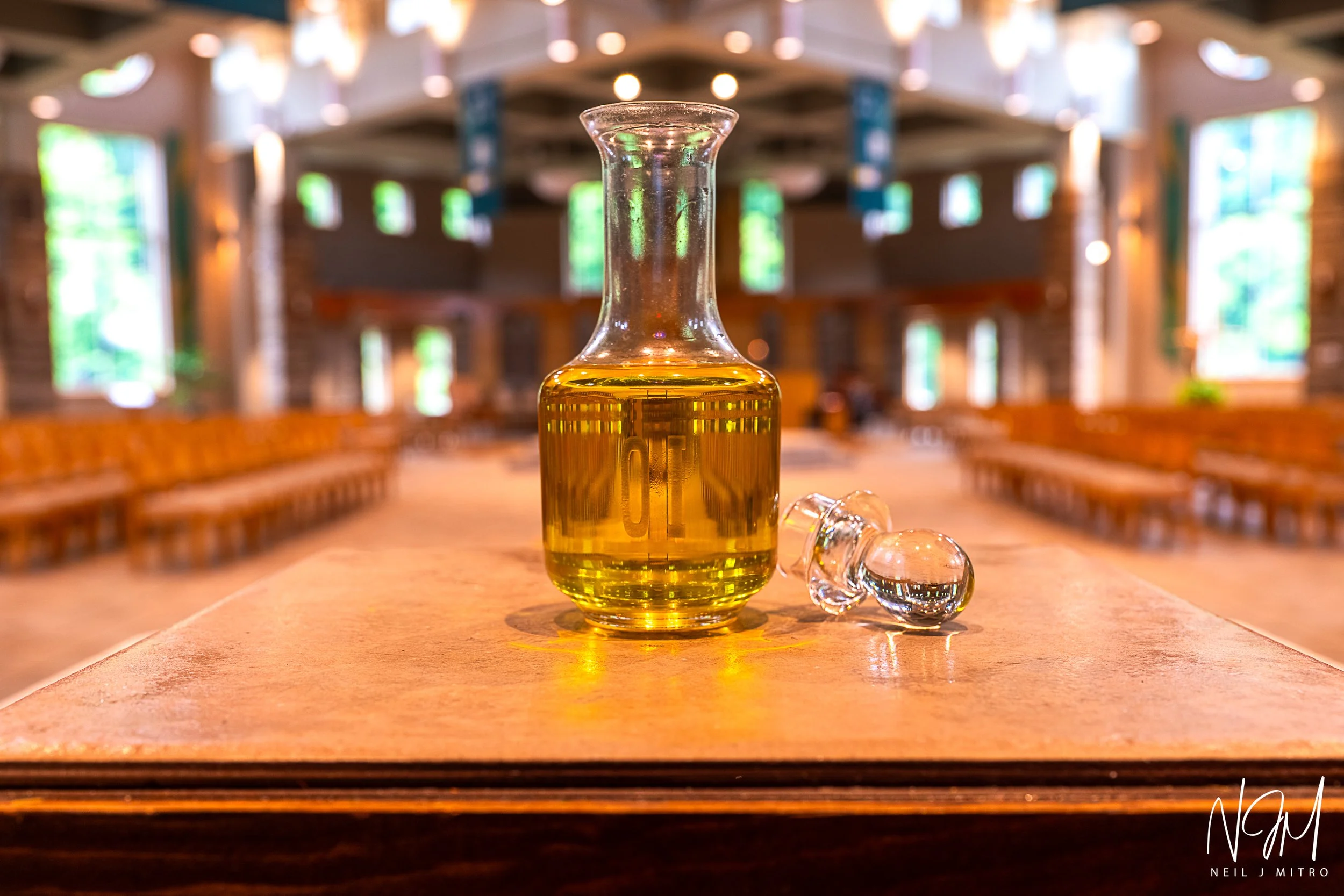 Image of a bottle of oil.