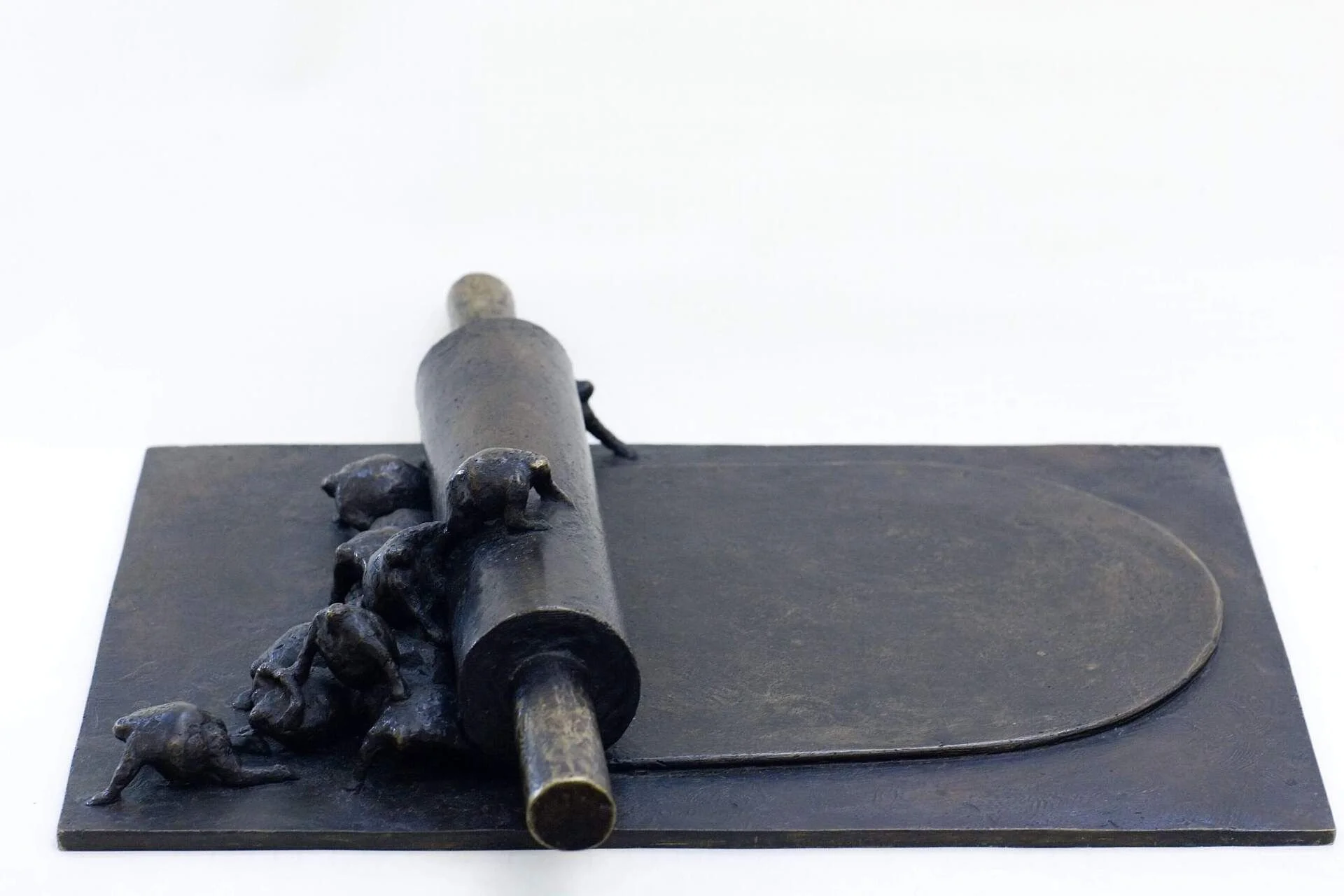 Kagerulle 1989 Bronze 9 x 60 x 40 cm et ex tilhører Museet for humor og satire- Gabrovo- Bulgarien