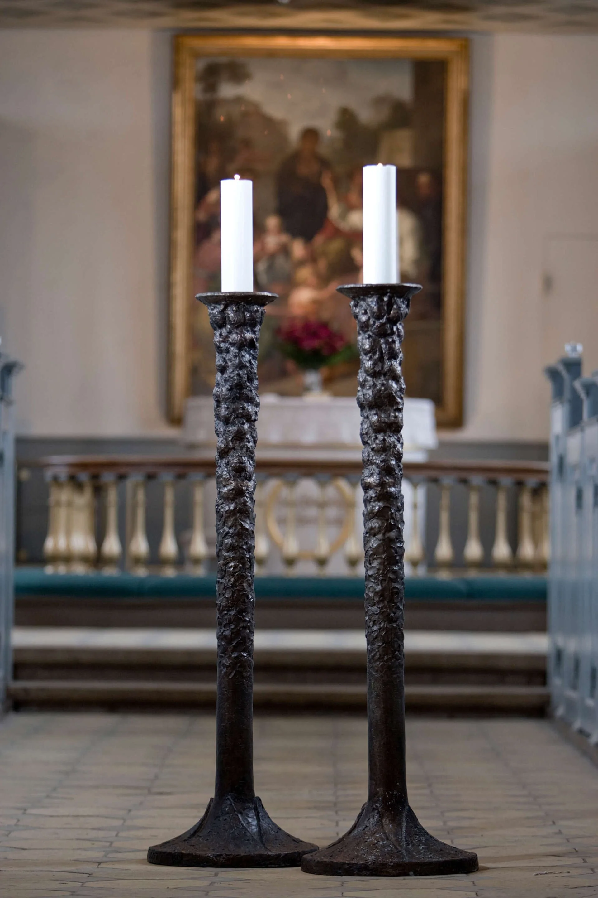 Lysestager 2008 bronze 124 x 37 x 37 cm tilhører Horne Kirke