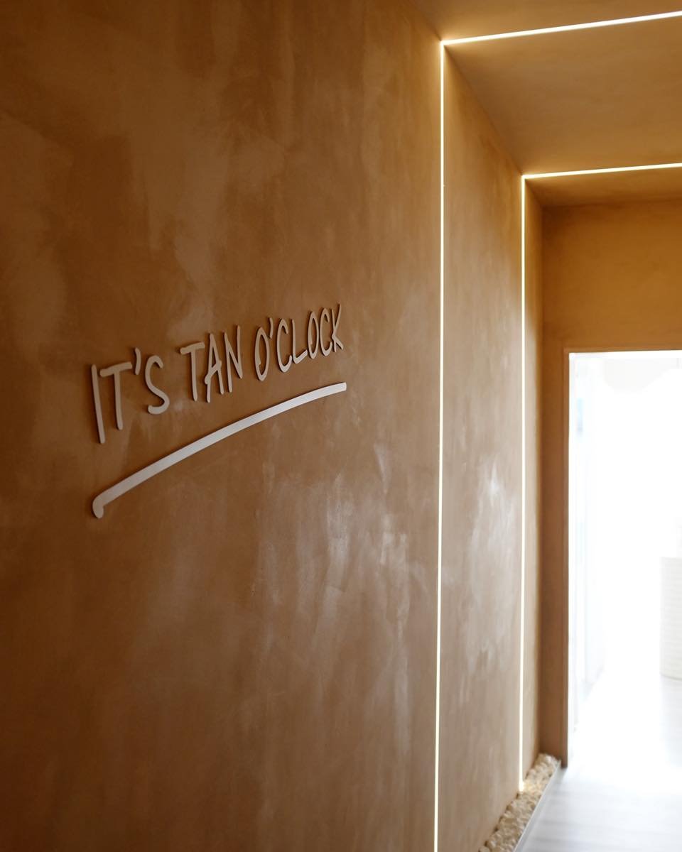 Tan o&rsquo;clock hits different when our studios are open all day, every day 🤎 

South Perth &amp; Wembley are 24/7, so your perfect glow is always waiting!

Book now via the link in our bio!