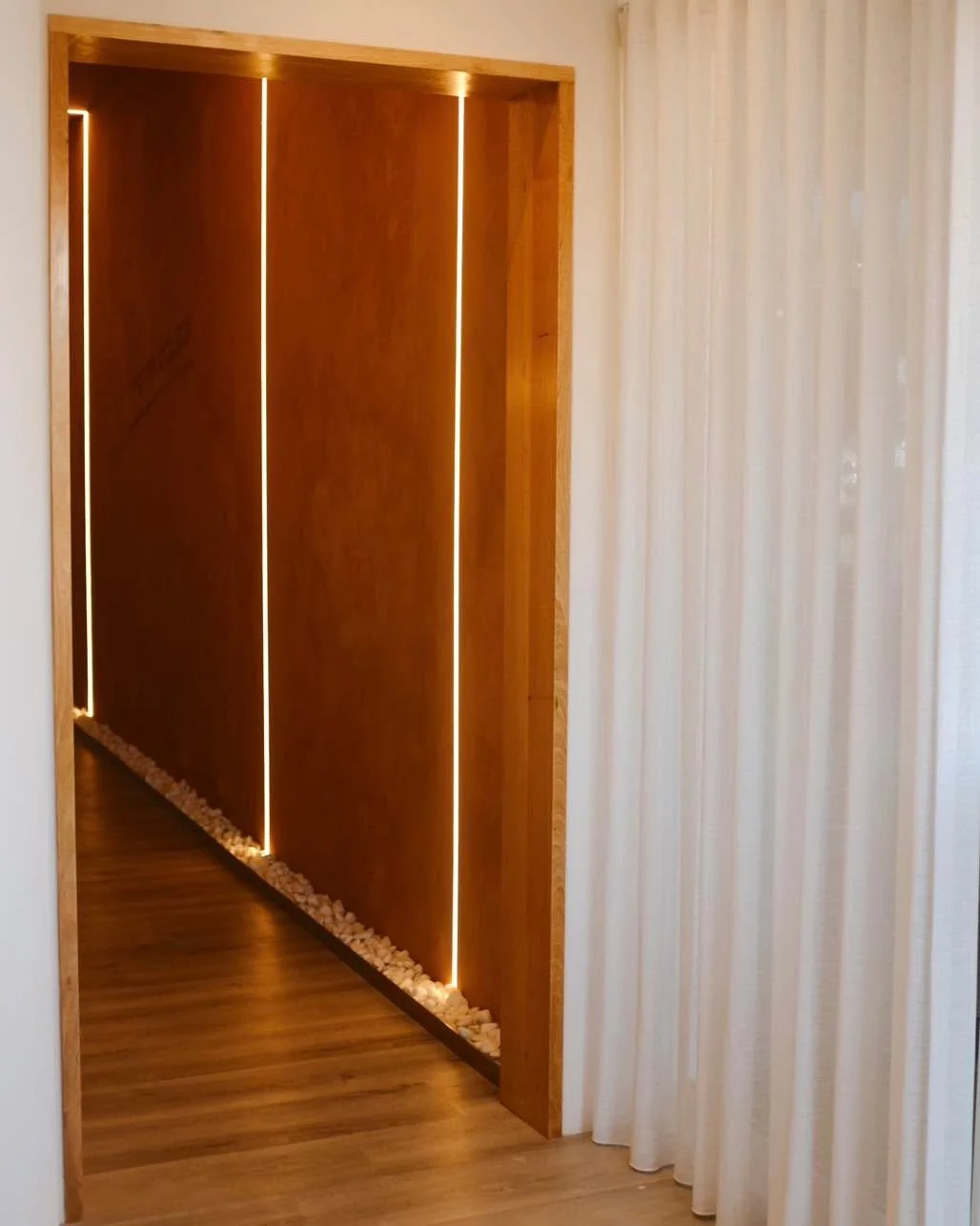 Touchless. Custom. Flawless 🤍

At The Touchless Tan, we use advanced contactless tanning machines to deliver an even, natural-looking tan every time. Our studio is open 24/7, so you can tan when it suits your schedule.

Ideal for special events or m