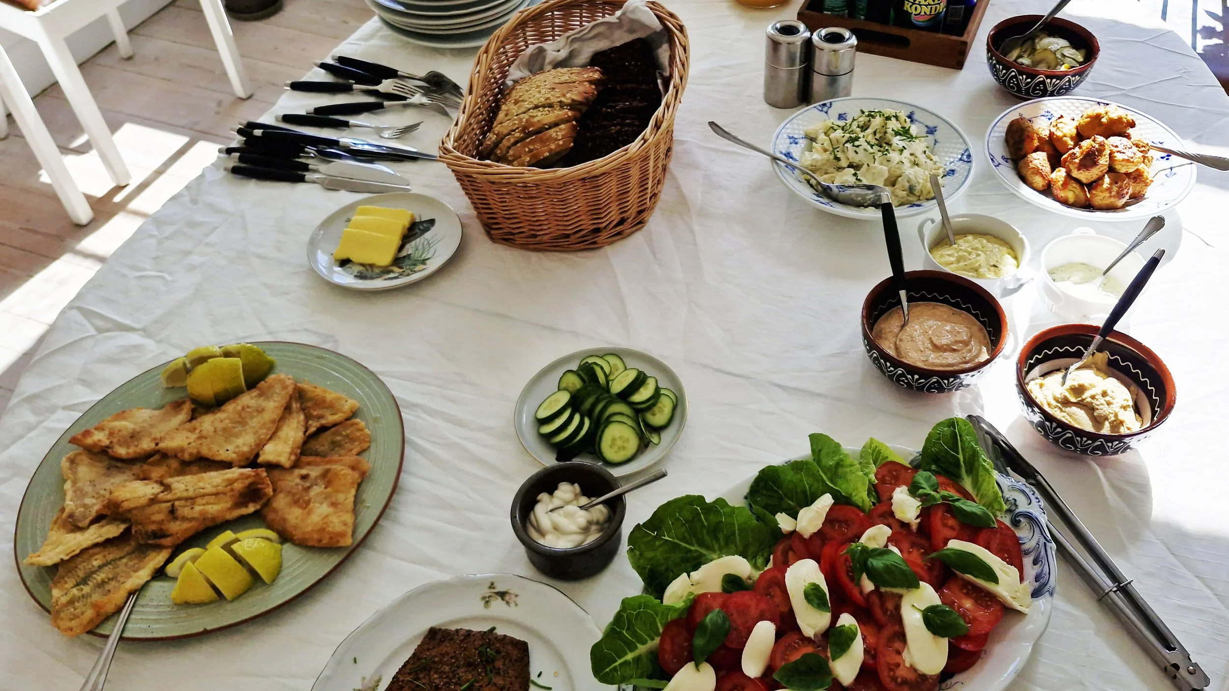 Frokostbord.jpg