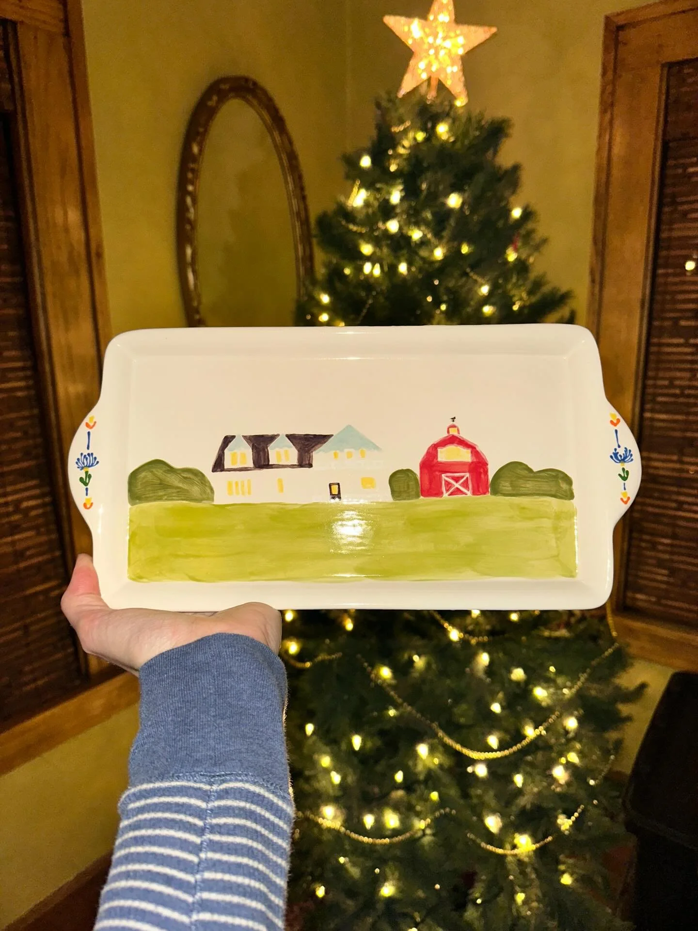 A few of the masterpieces created at our pottery painting night with @fivemonkeysinc! 🌈 If you missed our event back in November, there&rsquo;s still time to create a gift for yourself or a loved one, hand-painted by you!

#desmoinesiowa #creativene