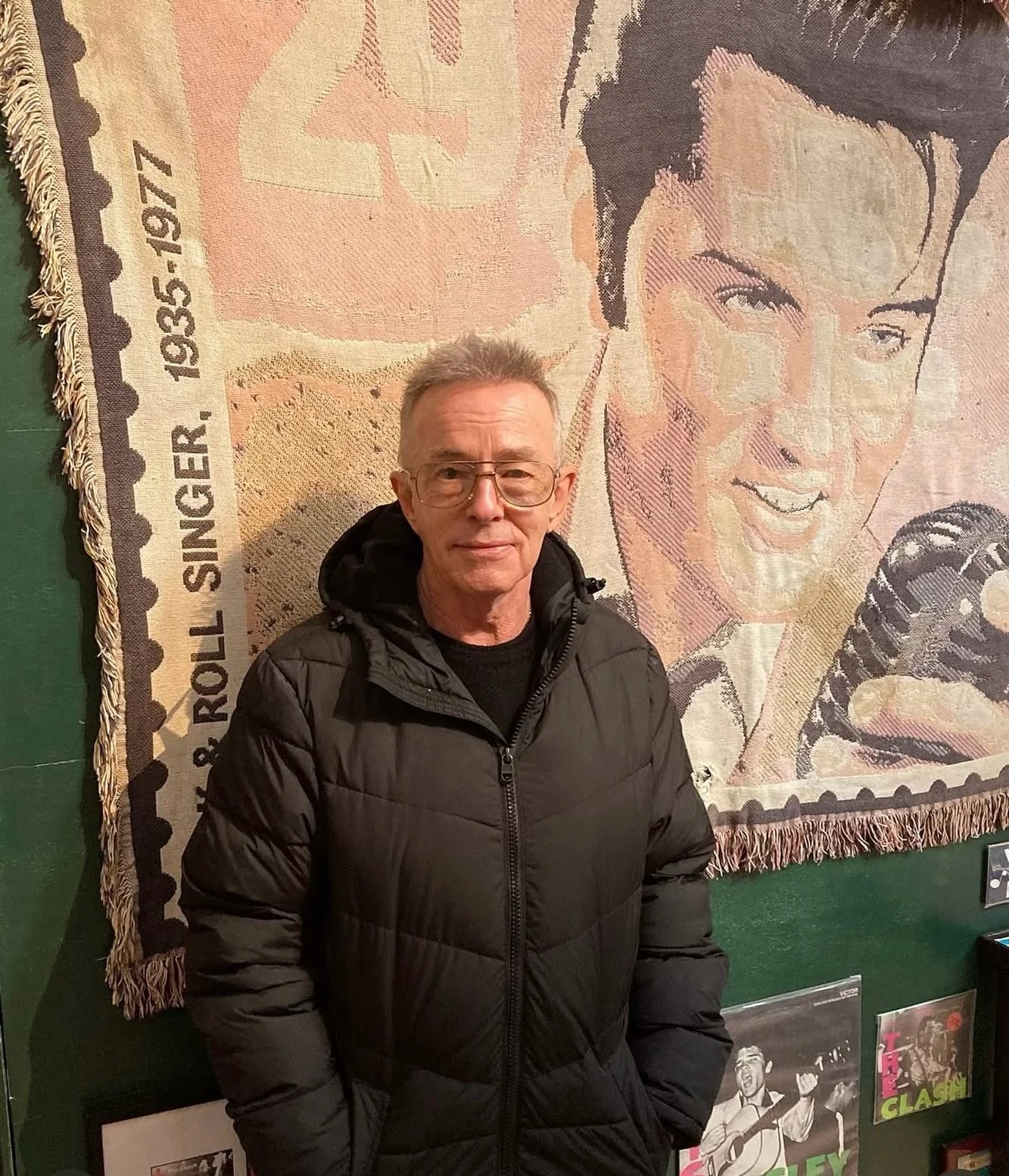 Happy Birthday Topper. Seen here at the #rocknrollpubliclibrary exhibition at @farsightgallery last year. 🥁