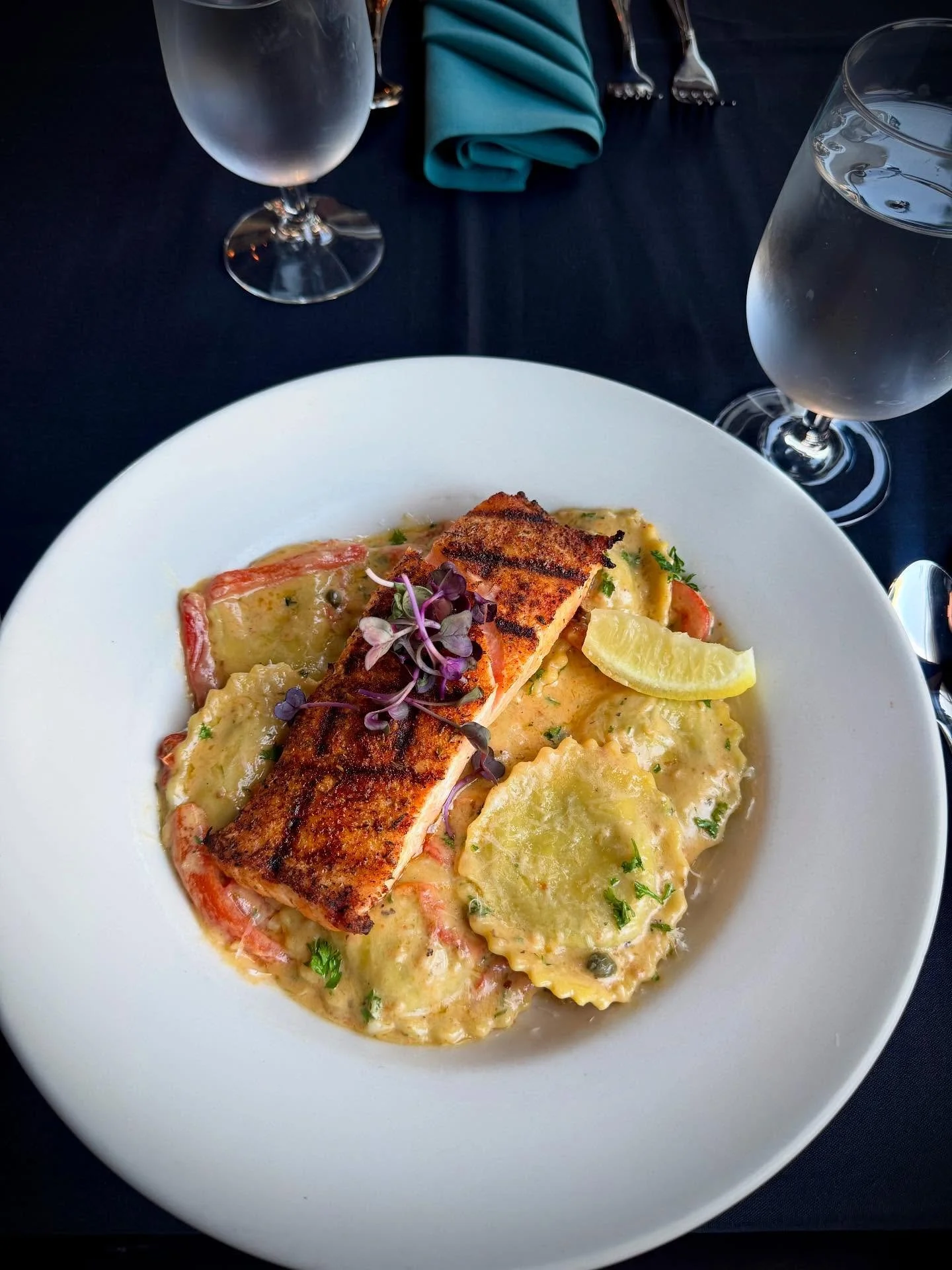 Add some flavorful flare to your weekend with our tasty features. 😋

Try chef Matt&rsquo;s spinach and portabella ravioli with a roasted red pepper and tomato white wine cream sauce and grilled salmon 

Or indulge in chef Ken&rsquo;s Wagyu Au Poivre