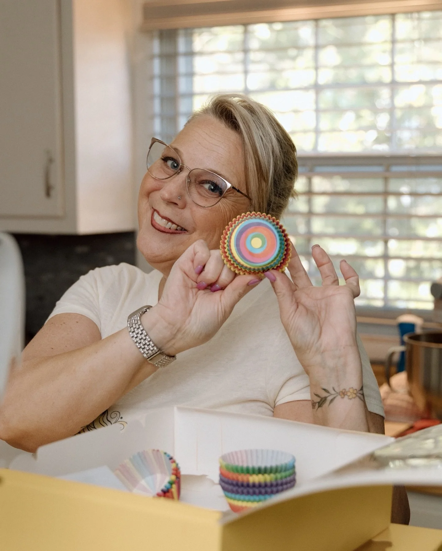 A little branding sesh for my mom before weddings start for Cade and I. Beyond proud of her, and am so excited for her journey to start with @cats_confectionsllc !!!! 💛💛💛🥹🥹

#centralvirginiaphotographer #bakerbrandingsession
