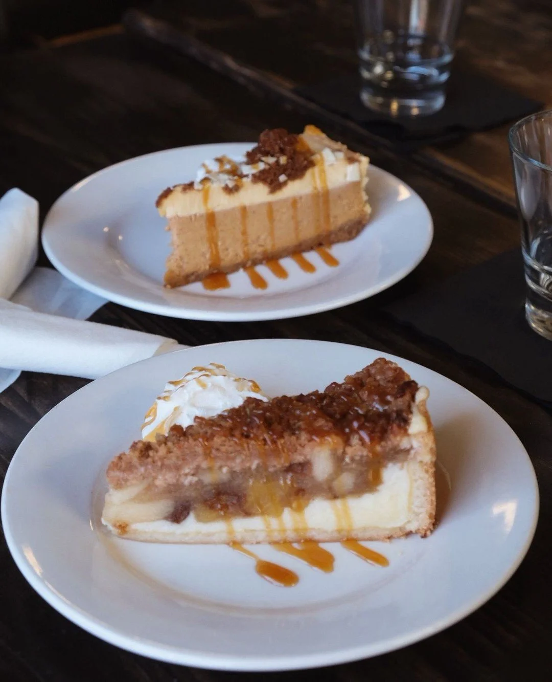 We've got some delicious fall inspired deserts right now 😋🍂 ⁠
⁠
#kaytooatblue