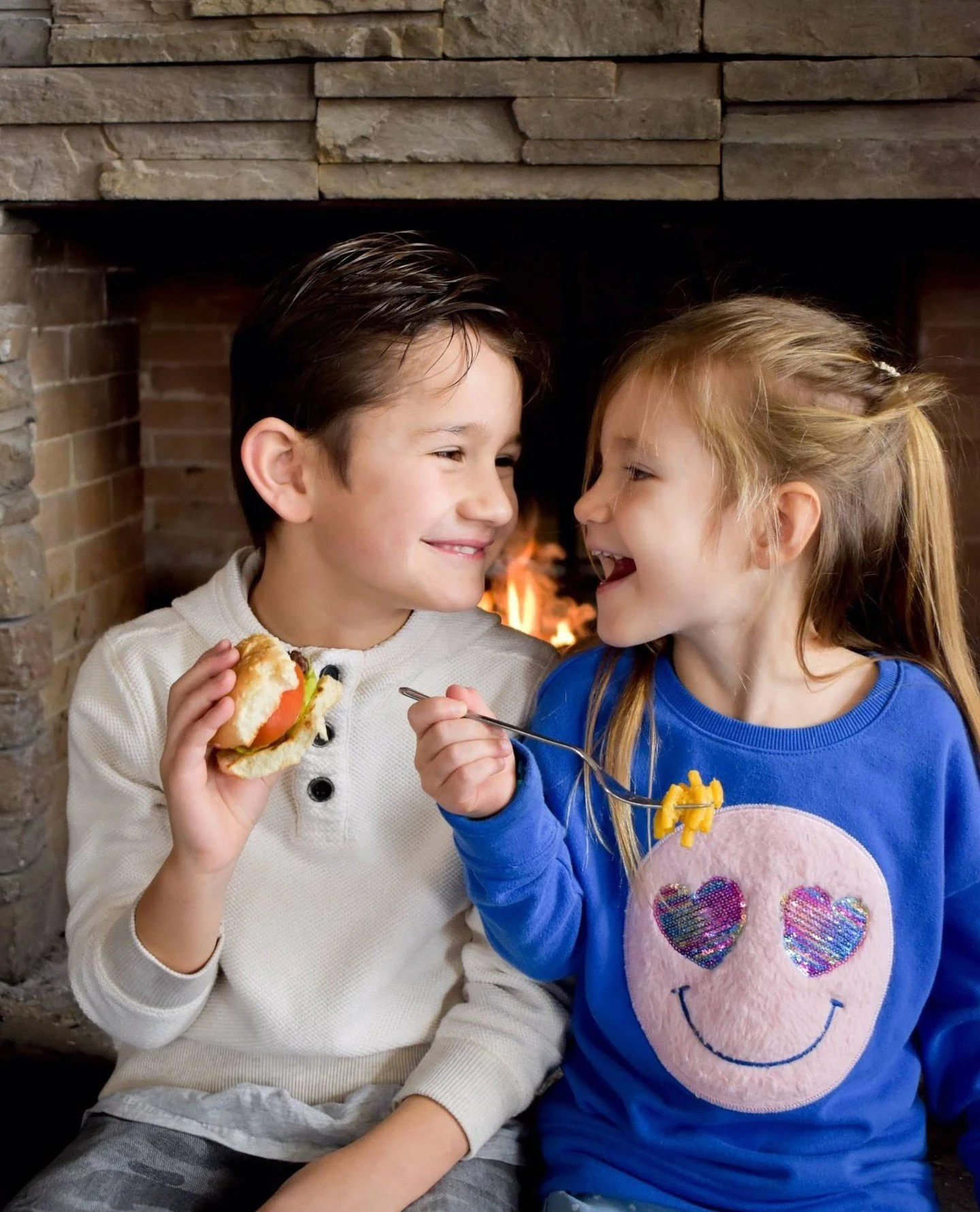 We are open today! Stop by for a bite to eat by the fire 🔥 
⁠
Reserve for the family on our website, kaytoo.ca 🤩⁠
⁠
#kaytooatblue #bluemountainvillage #apreski ⁠