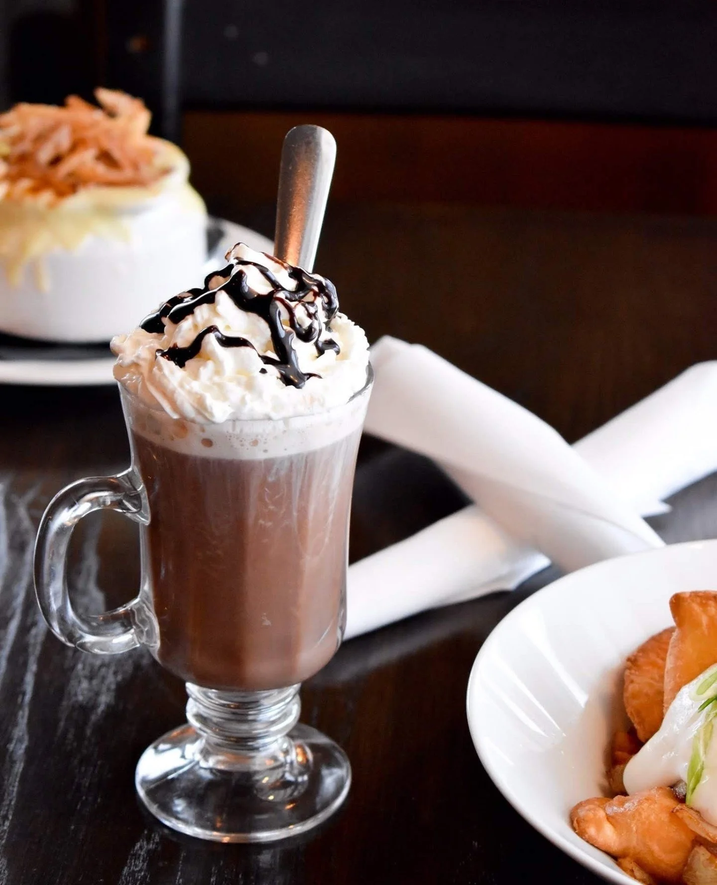 Warm up at Kaytoo with hot-coco and good company ❄️⁠
⁠
For something a little stronger try our 5x7 drink menu! ⁠
⁠
Available 7 days a week until 5pm, and no, you do not need a 5x7 pass to enjoy 🍻⁠
⁠
#kaytooatblue