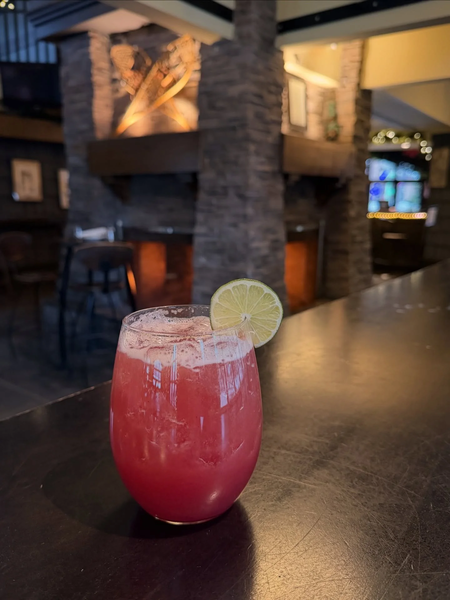 🍹 Special Cocktail of the Week 🍹
Raspberry Wise Guy &ndash; $17
A perfect mix of raspberry pur&eacute;e, Wisers, Chambord, lime juice, and soda. Sweet, tart, and oh-so-sippable!

Come taste it before it&rsquo;s gone 😉

#bluemountainvillage