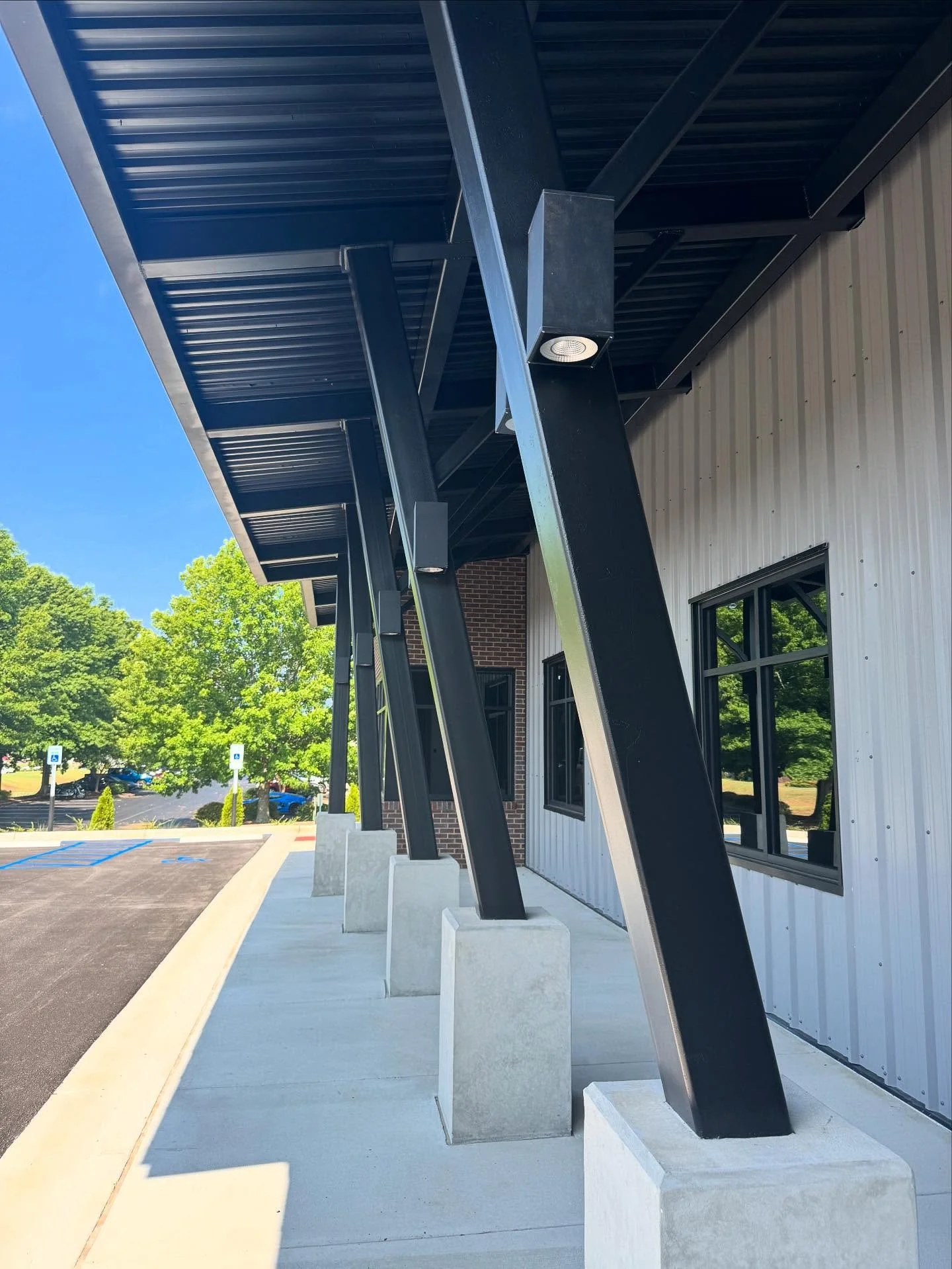We had a site visit at our Madison project yesterday. And this&hellip; This architectural design moment? It will forever be one of our favorites.  #huntsvillealabama #hunstvillearchitecture #hunstsvillealambamainteriordesign #interiordesinger