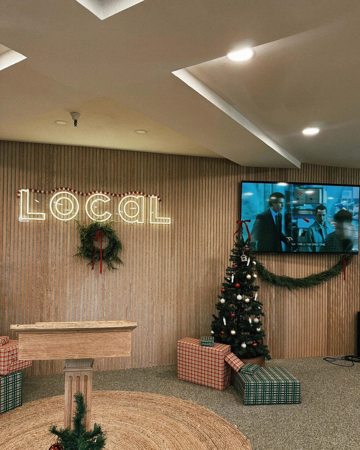 CHRISTMAS HAS BEGUN &amp; THE UPPER ROOM IS DECORATED!