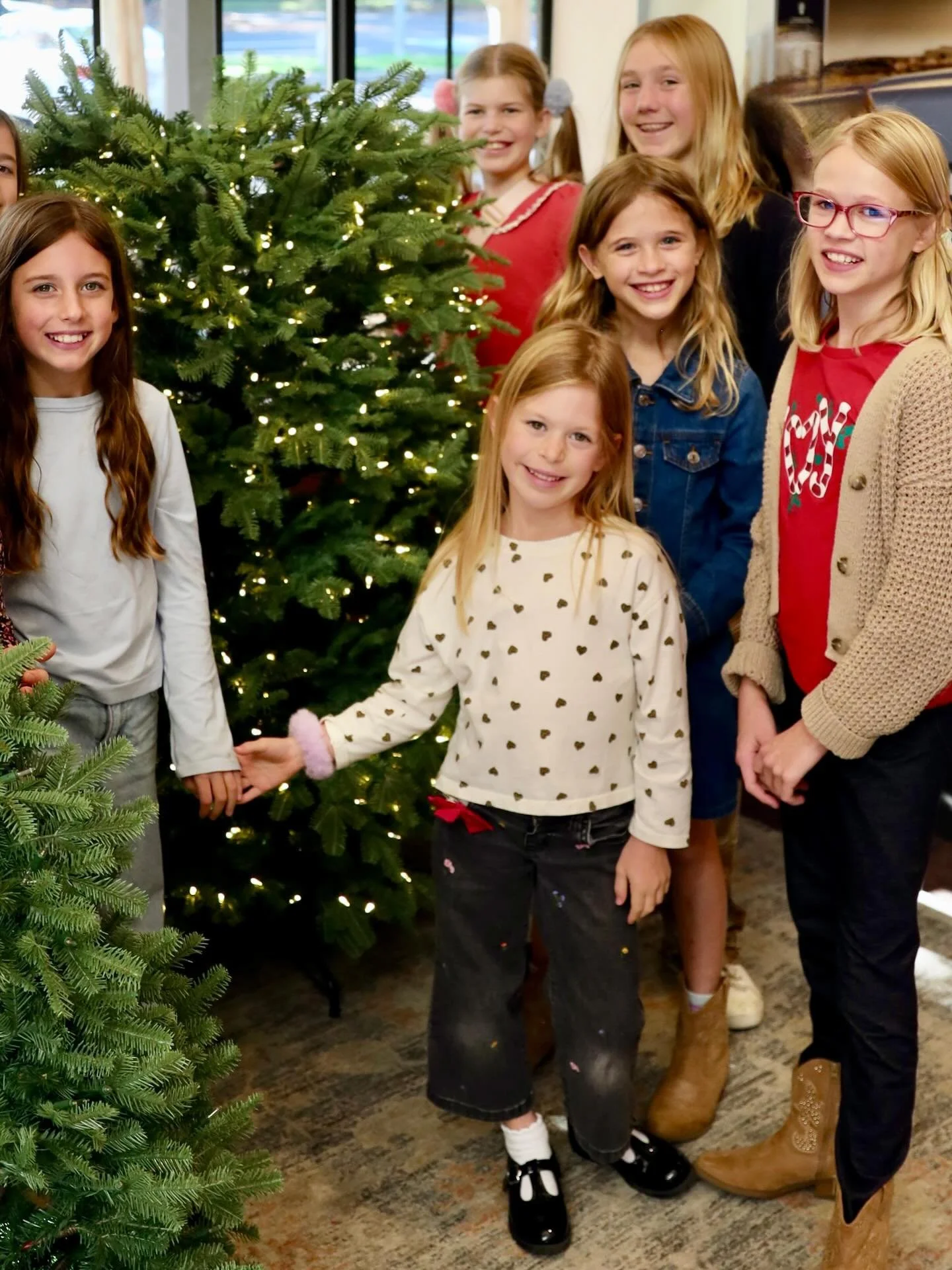 What a joyful day at VCC! 🎄
A huge thank-you to everyone who came out for Deck the Halls&mdash;hanging lights, trimming trees, sharing pizza, and filling our campus with festive cheer.

We can&rsquo;t wait to kick off the Advent season with you next