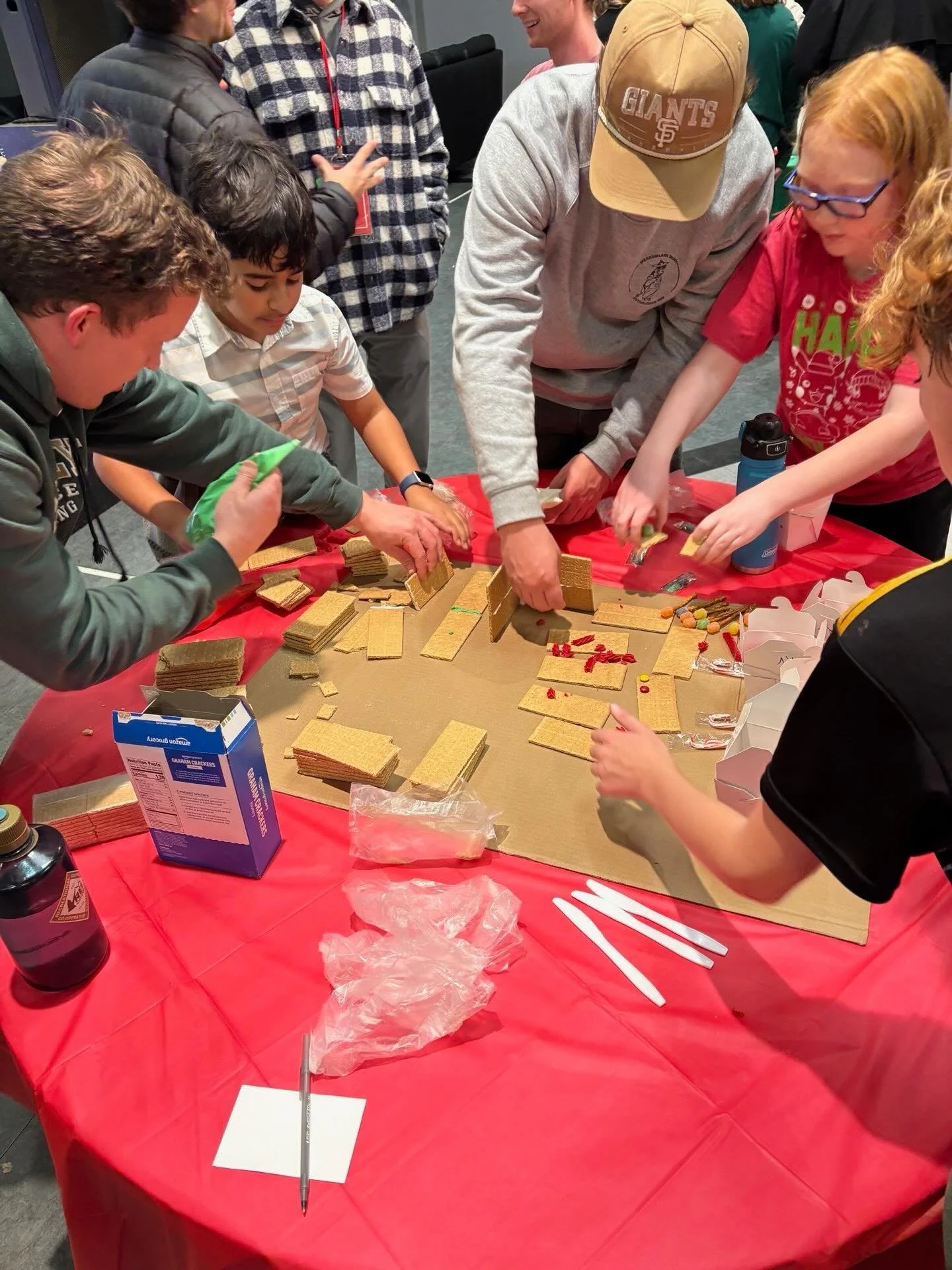 GINGERBREAD BUILD OFF 2K25 🔥

Happy New Year Refuge! Only 345 days until Gingerbread build off!!!!